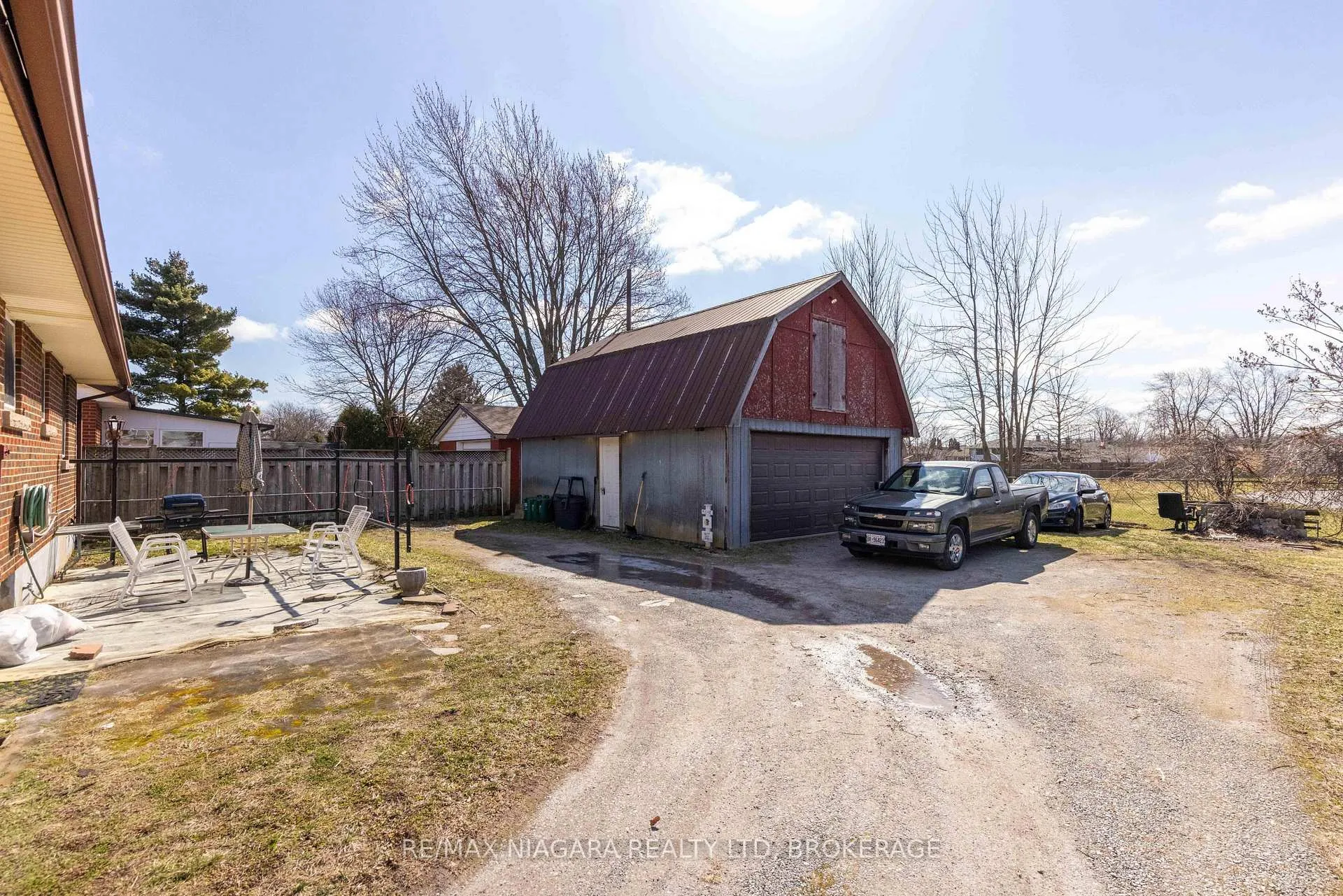 Photo 2 of 6438 Wendy Drive, Niagara Falls, Oldfield — HOMEH