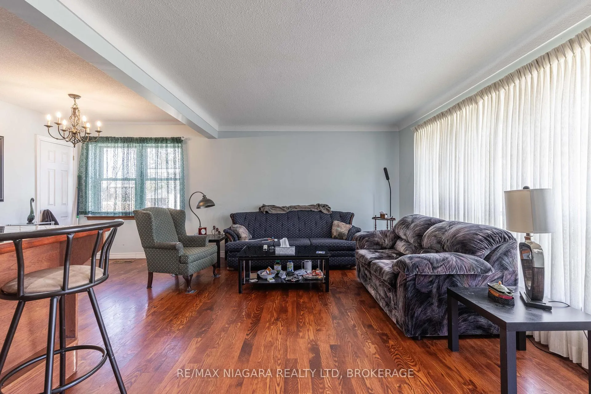 Photo 4 of 6438 Wendy Drive, Niagara Falls, Oldfield — HOMEH