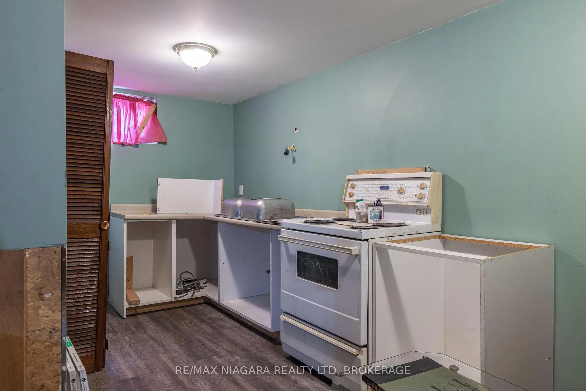 Photo 16 of 6438 Wendy Drive, Niagara Falls, Oldfield — HOMEH
