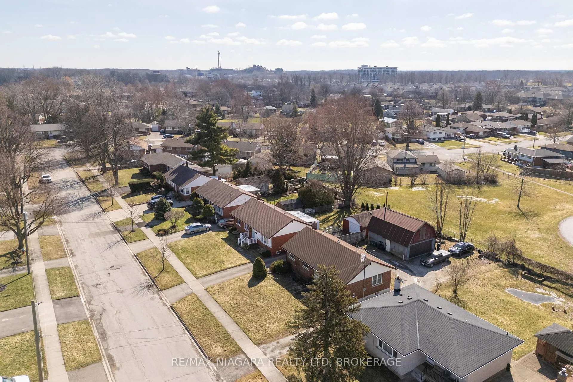 Photo 23 of 6438 Wendy Drive, Niagara Falls, Oldfield — HOMEH
