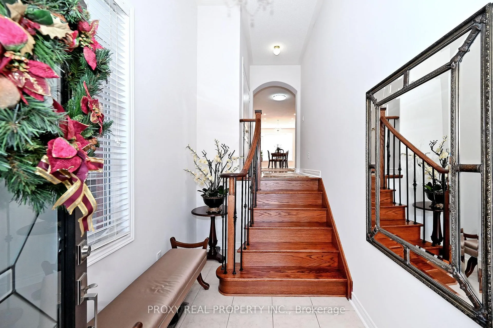 Photo 4 of 133 Foxwood Road, Vaughan, Patterson — HOMEH