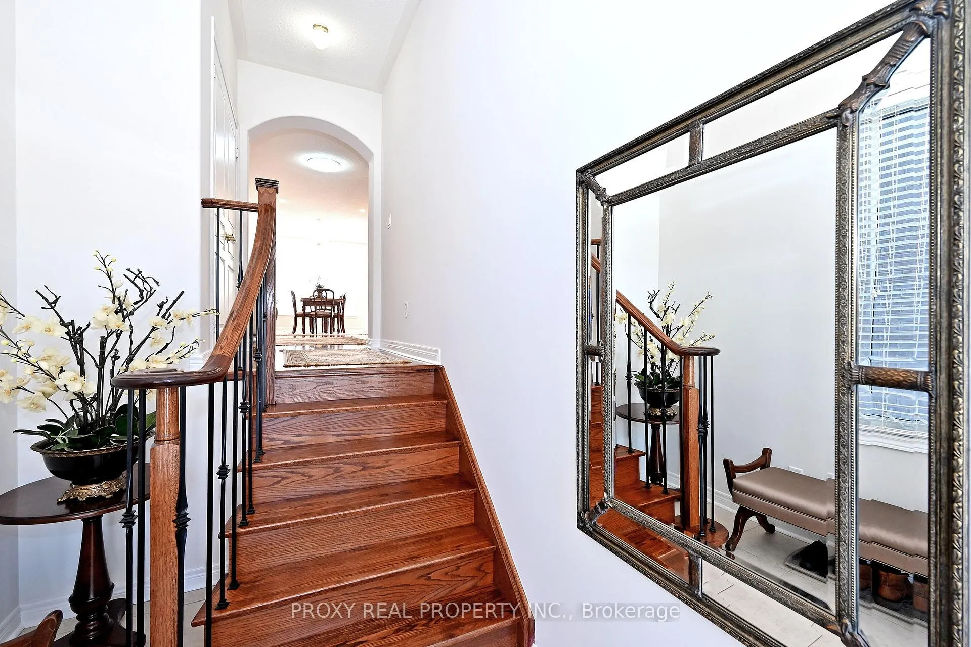 Photo 5 of 133 Foxwood Road, Vaughan, Patterson — HOMEH