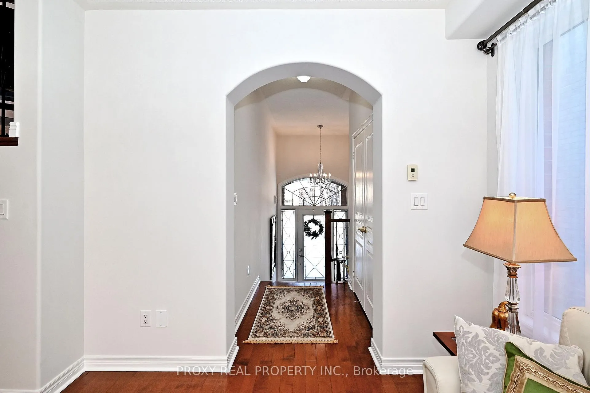 Photo 6 of 133 Foxwood Road, Vaughan, Patterson — HOMEH