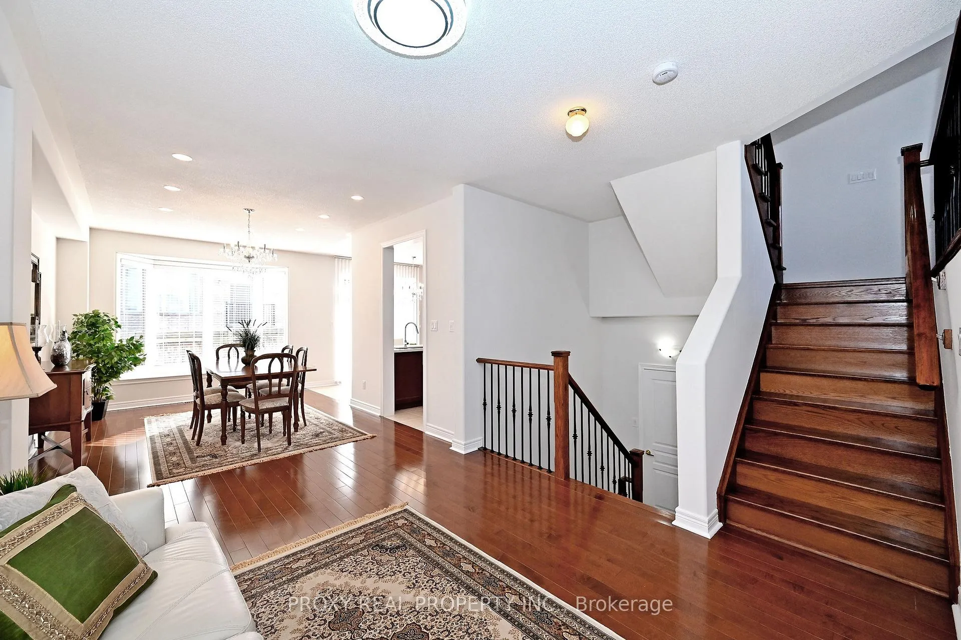 Photo 8 of 133 Foxwood Road, Vaughan, Patterson — HOMEH