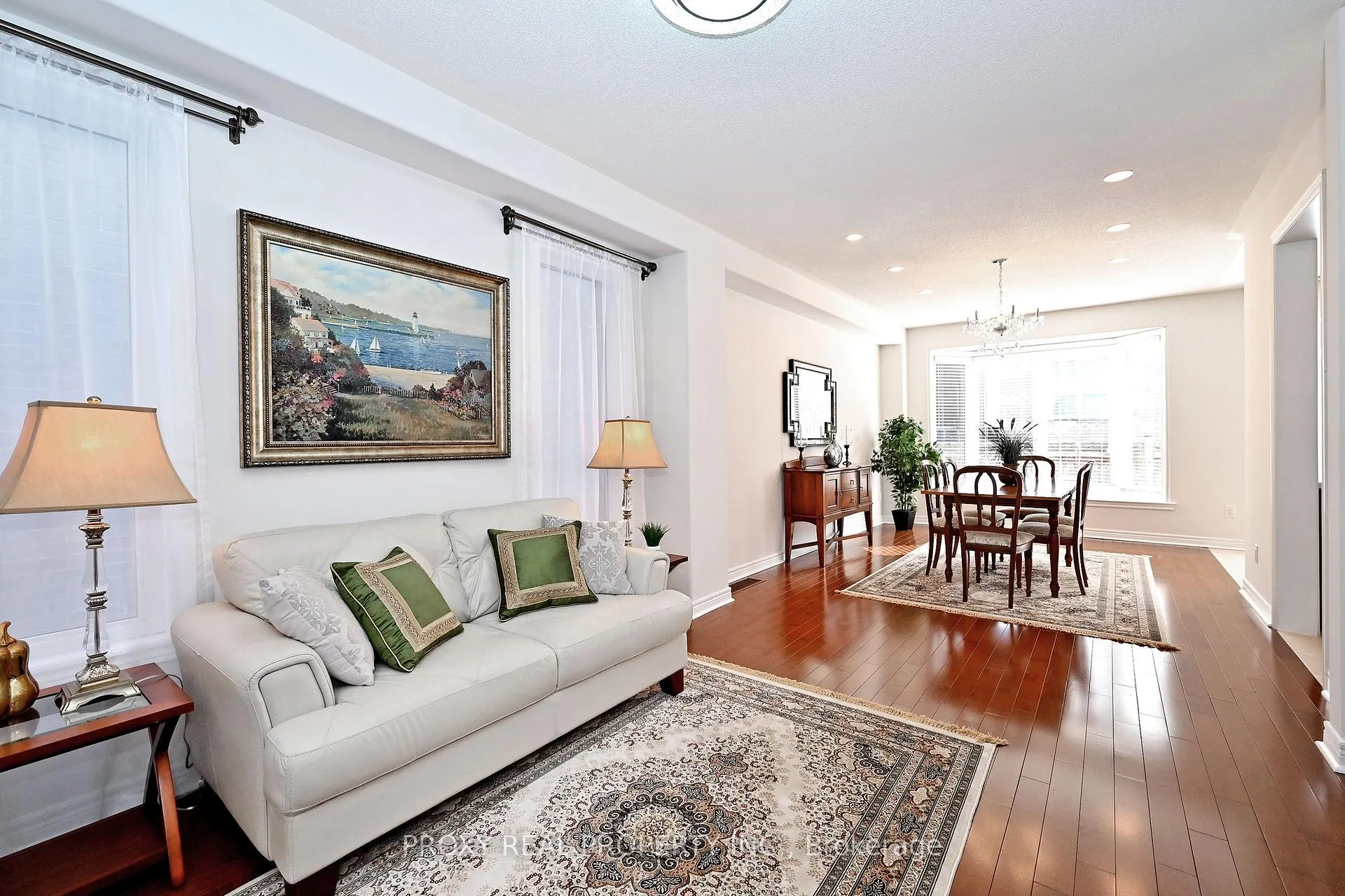 Photo 9 of 133 Foxwood Road, Vaughan, Patterson — HOMEH