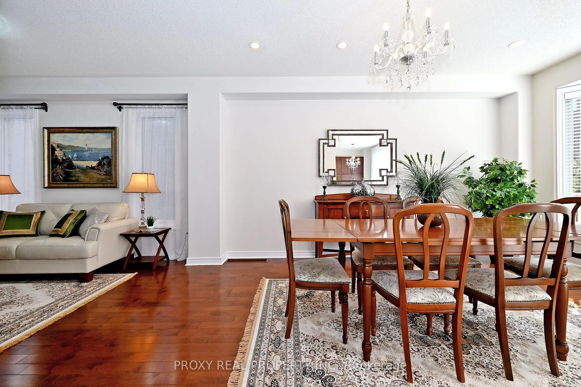 Photo 13 of 133 Foxwood Road, Vaughan, Patterson — HOMEH