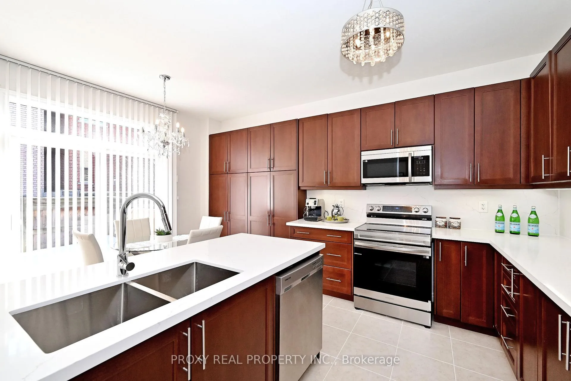 Photo 20 of 133 Foxwood Road, Vaughan, Patterson — HOMEH