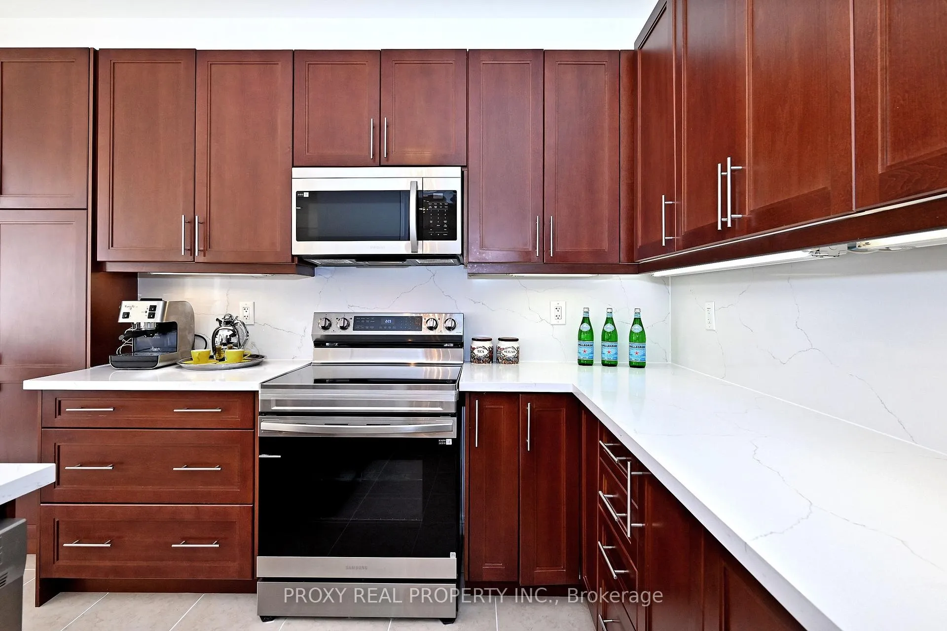 Photo 21 of 133 Foxwood Road, Vaughan, Patterson — HOMEH