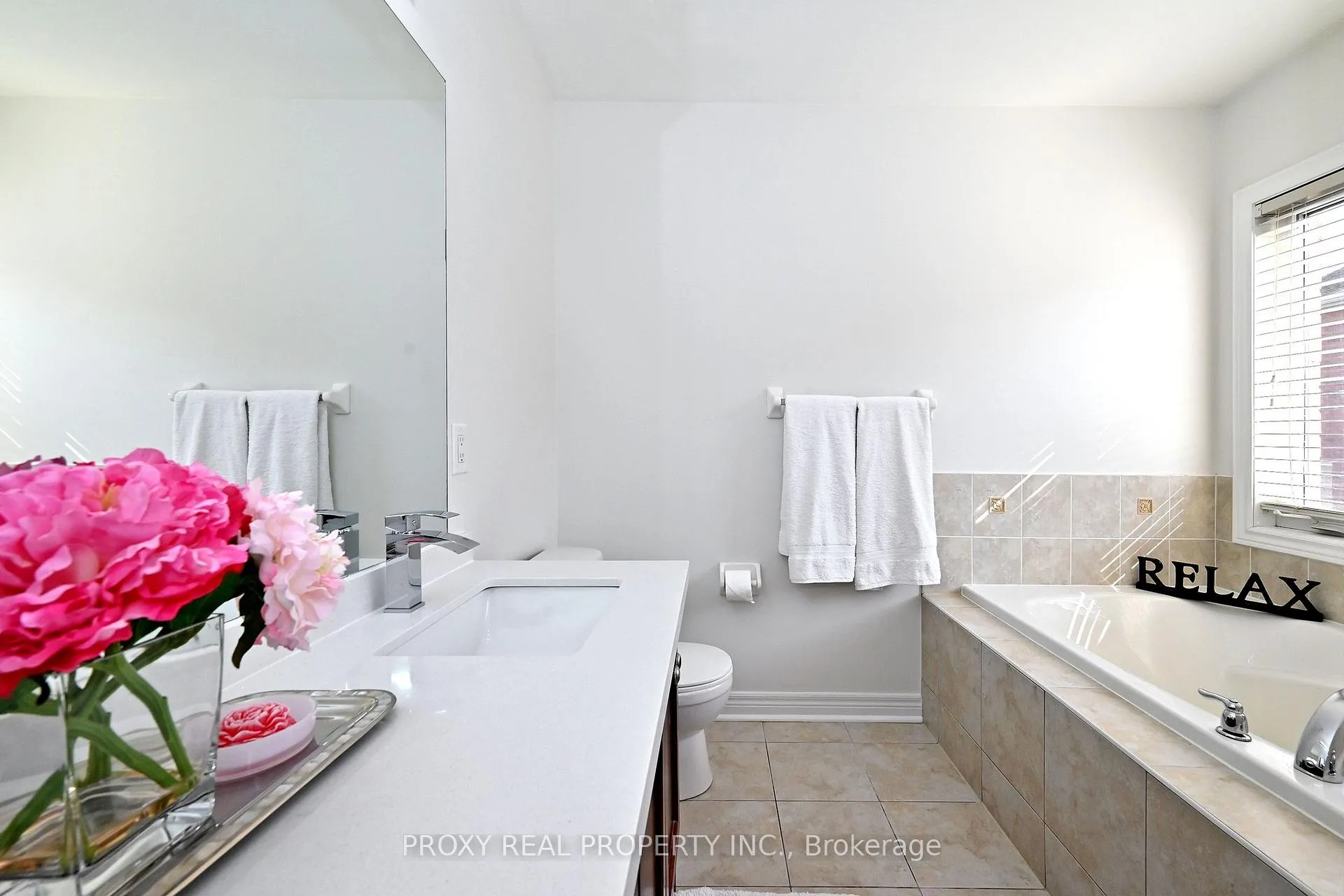Photo 40 of 133 Foxwood Road, Vaughan, Patterson — HOMEH