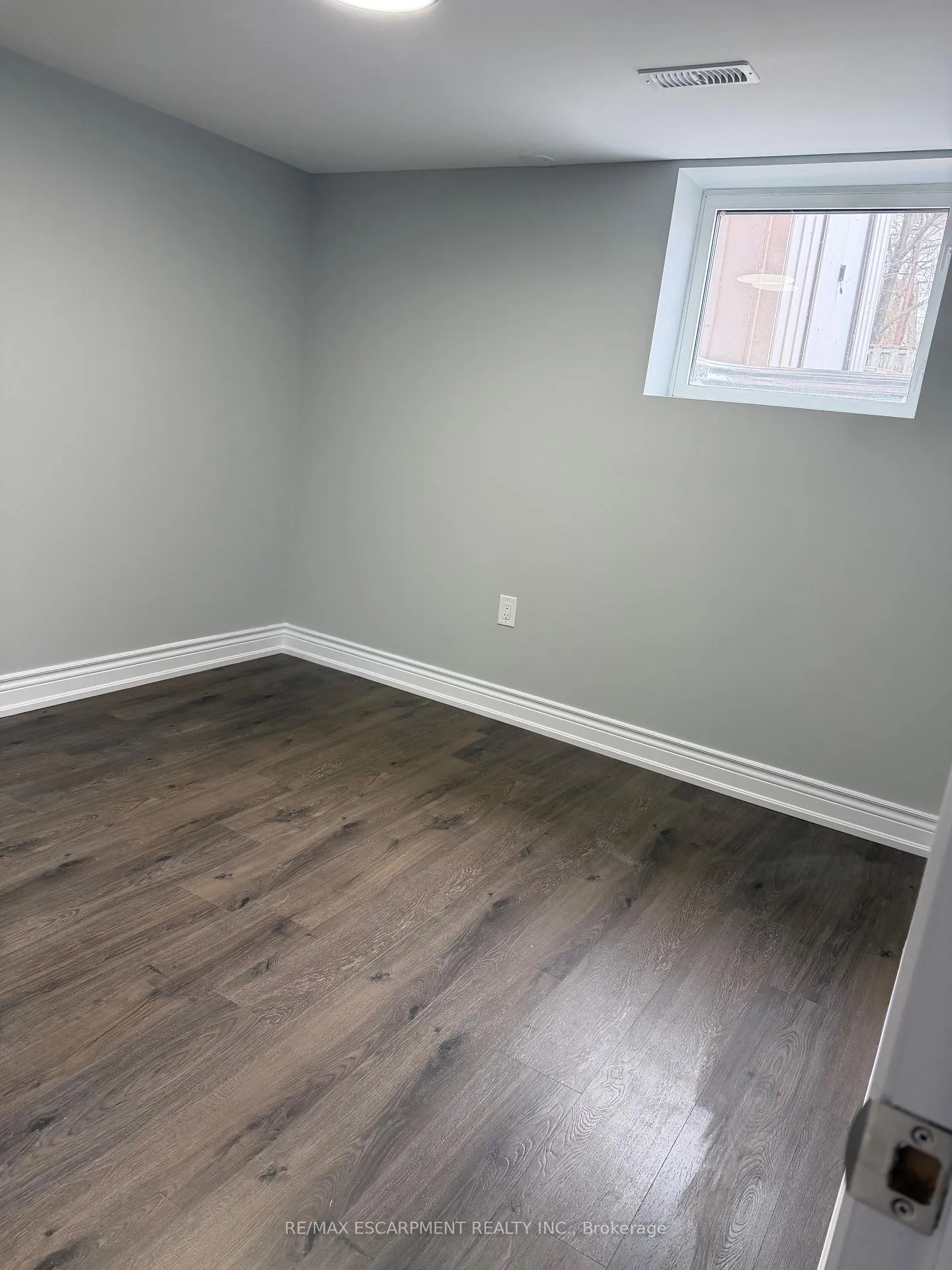 Photo 4 of Unit LOWER, 276 Belmoral Avenue N, Hamilton, Crown Point — HOMEH