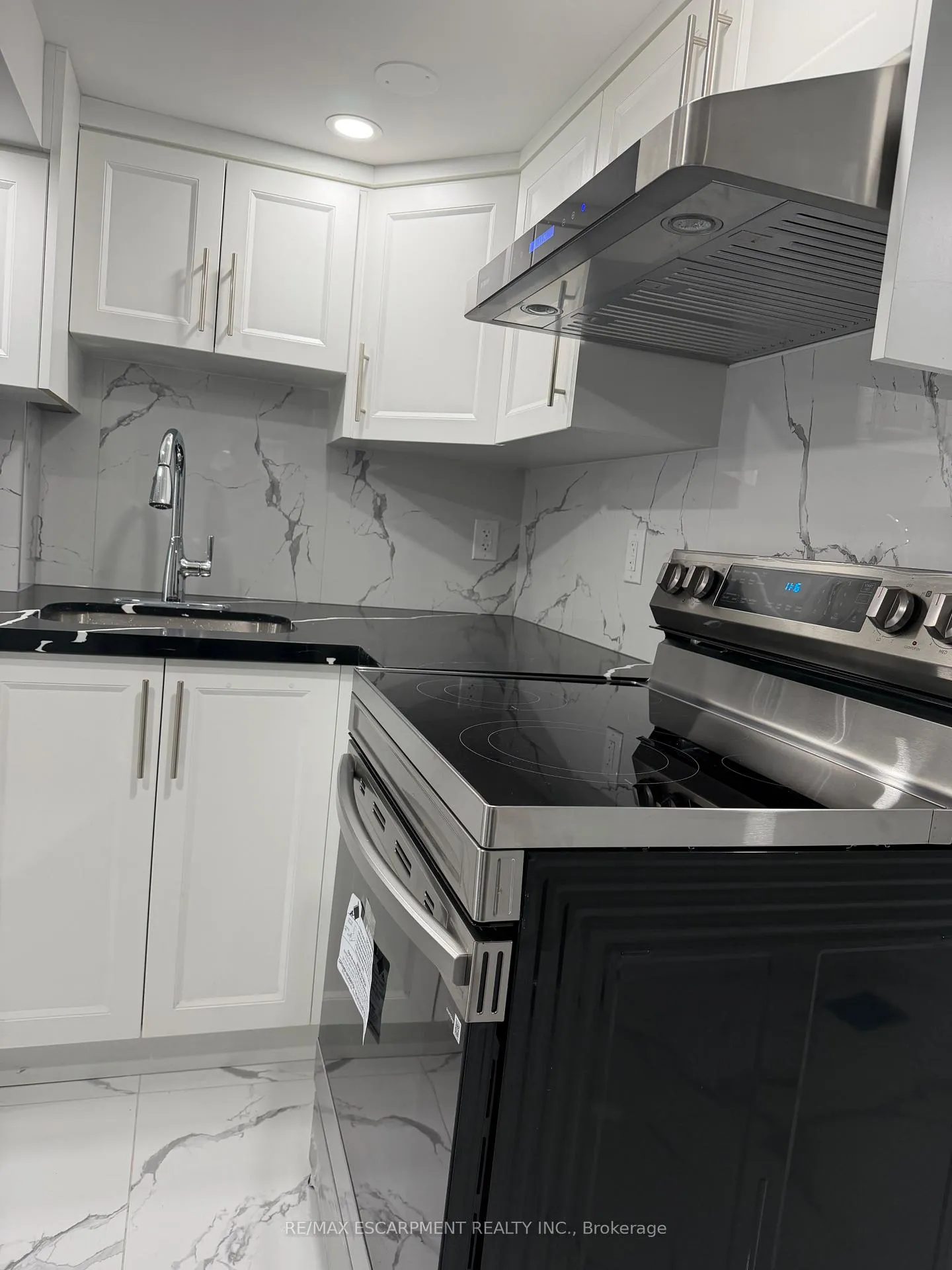 Photo 6 of Unit LOWER, 276 Belmoral Avenue N, Hamilton, Crown Point — HOMEH