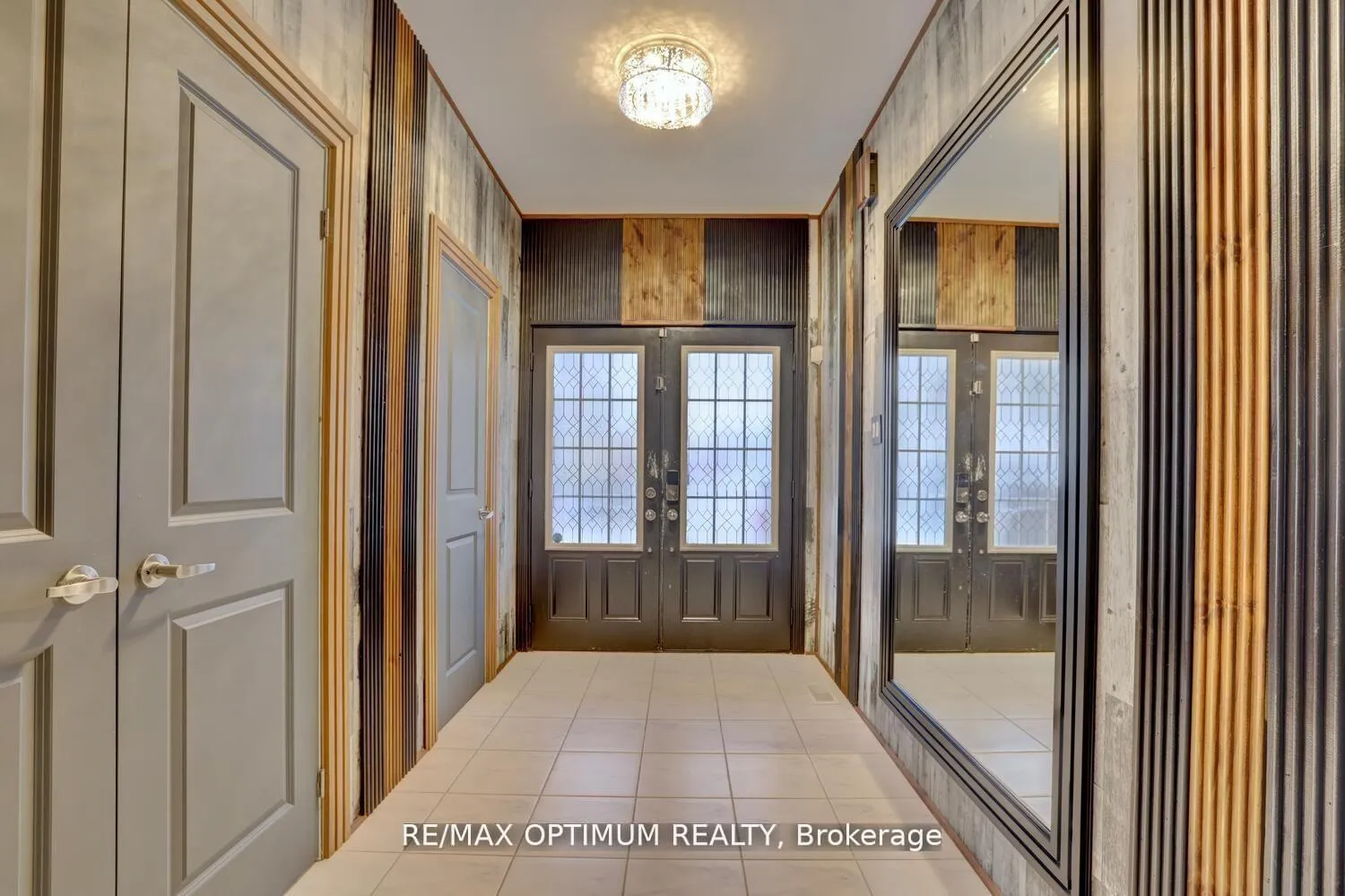 Photo 4 of 42 Oakmore Lane, Brampton, Bram West — HOMEH
