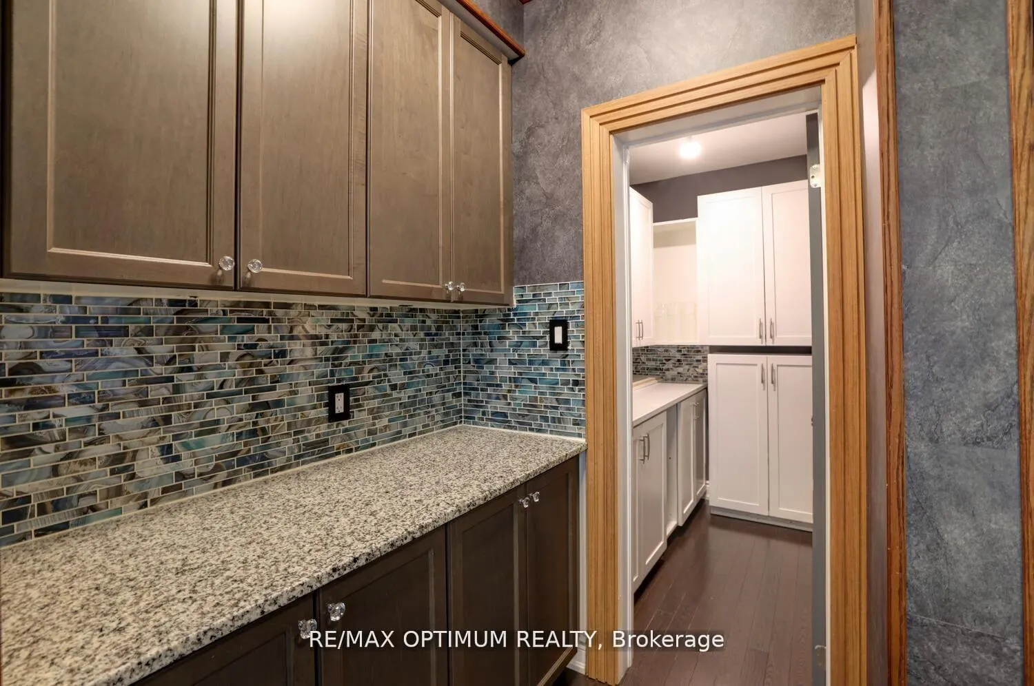 Photo 17 of 42 Oakmore Lane, Brampton, Bram West — HOMEH