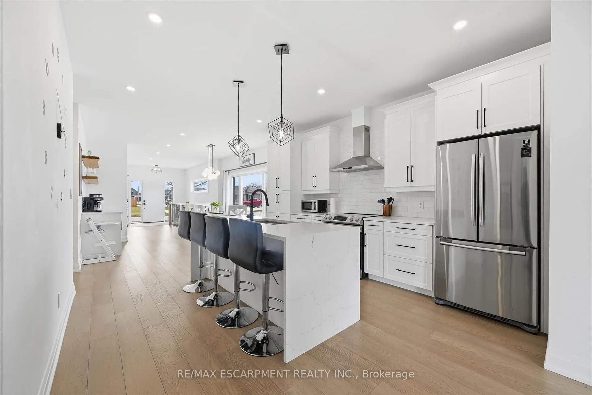 Photo 10 of 4 Harvard Court, Welland, Dain City — HOMEH