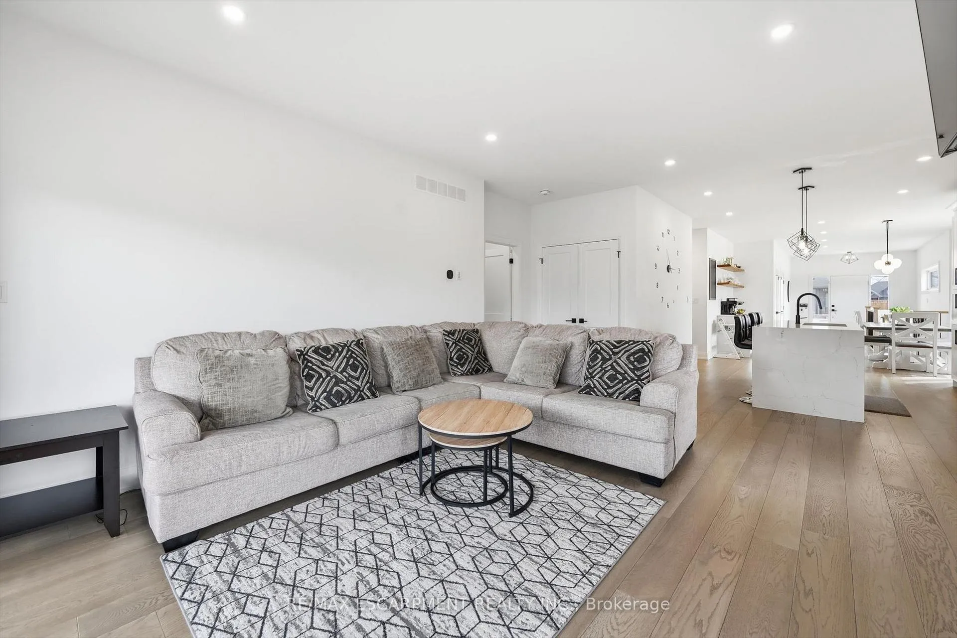Photo 15 of 4 Harvard Court, Welland, Dain City — HOMEH
