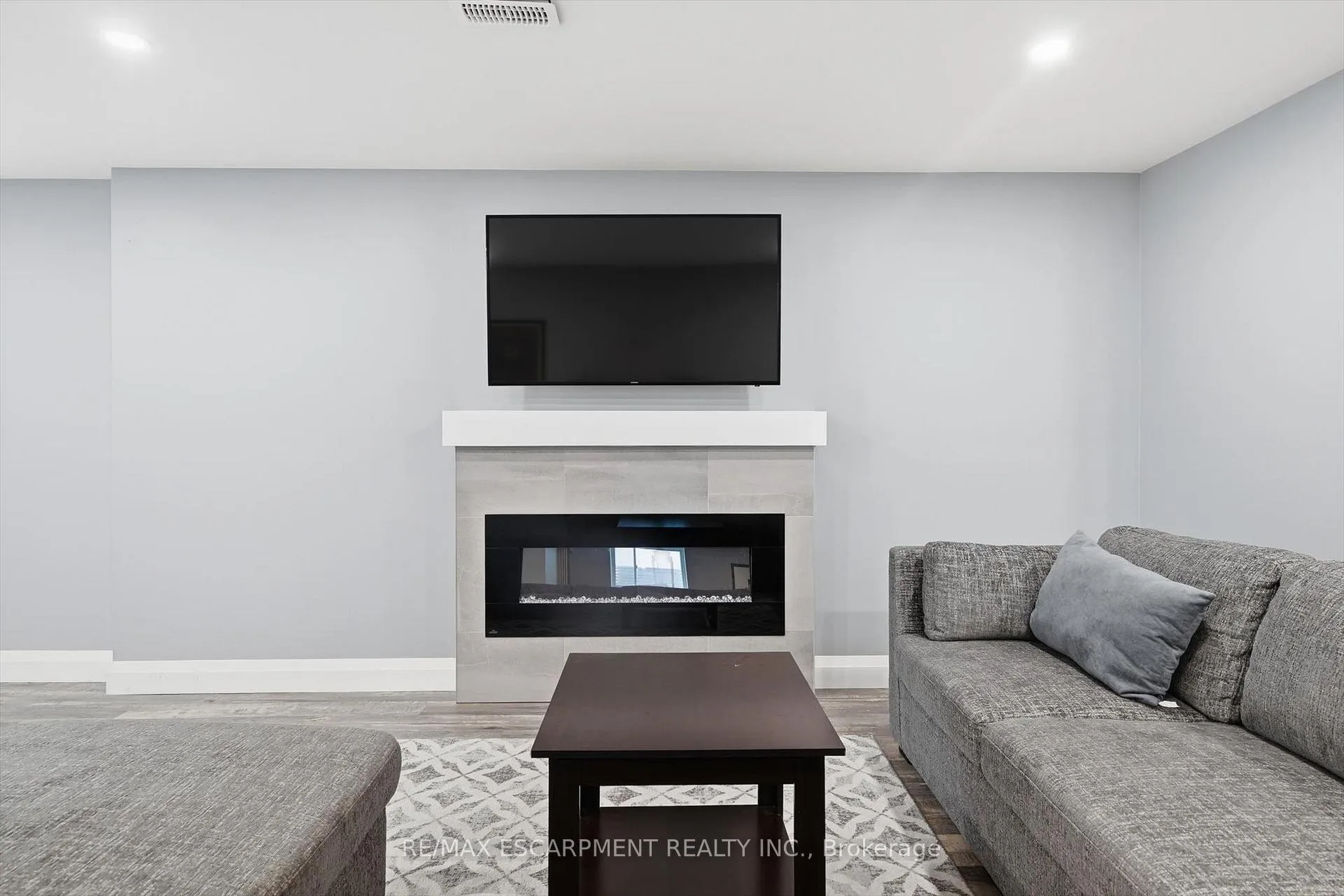 Photo 32 of 4 Harvard Court, Welland, Dain City — HOMEH