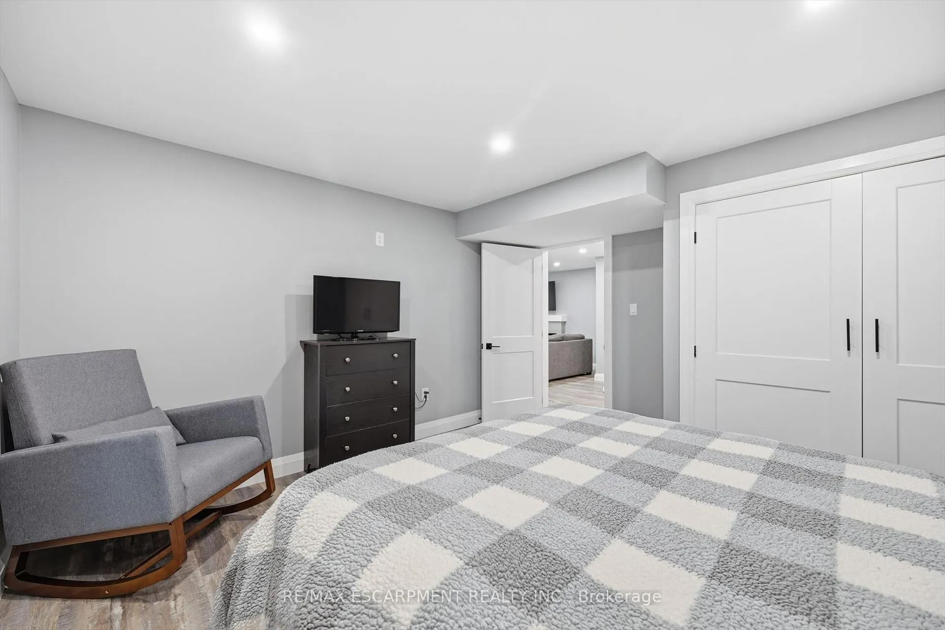 Photo 35 of 4 Harvard Court, Welland, Dain City — HOMEH