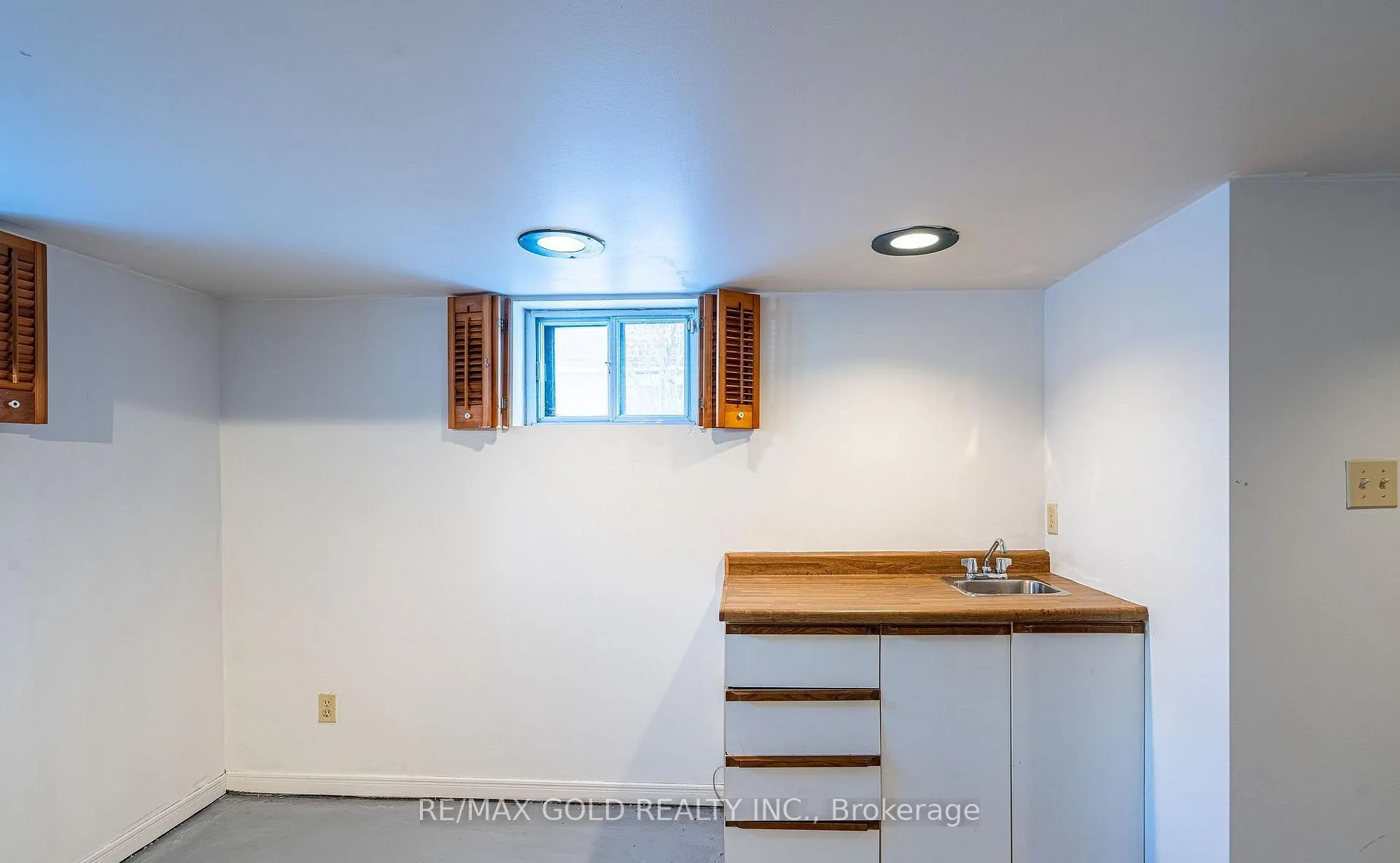 Photo 25 of 65 Long Branch Avenue, Etobicoke, Long Branch — HOMEH