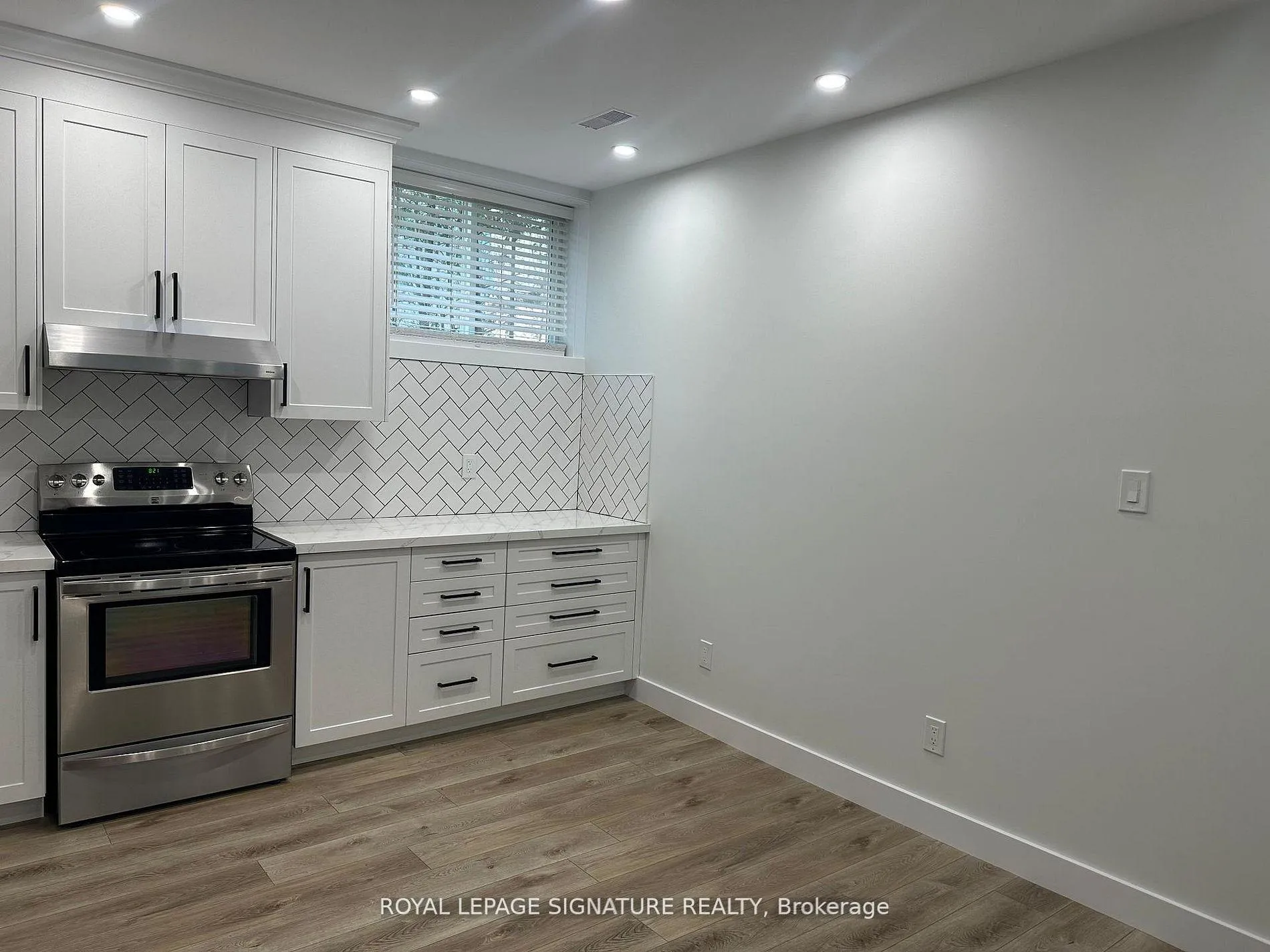 Photo 4 of Unit Bsmt, 49 Alexander Boulevard, Georgina, Sutton & Jackson's Point — HOMEH