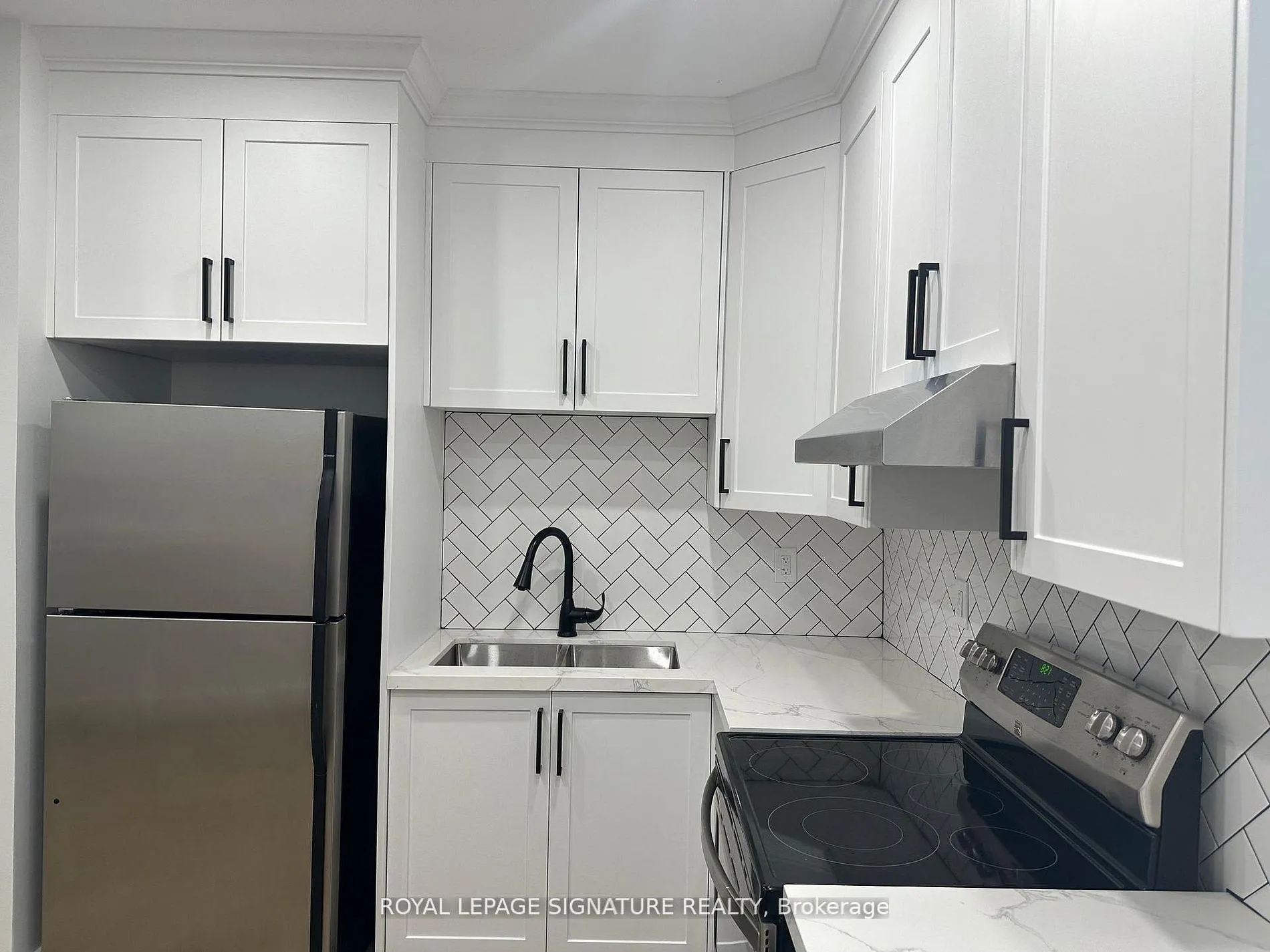 Photo 7 of Unit Bsmt, 49 Alexander Boulevard, Georgina, Sutton & Jackson's Point — HOMEH