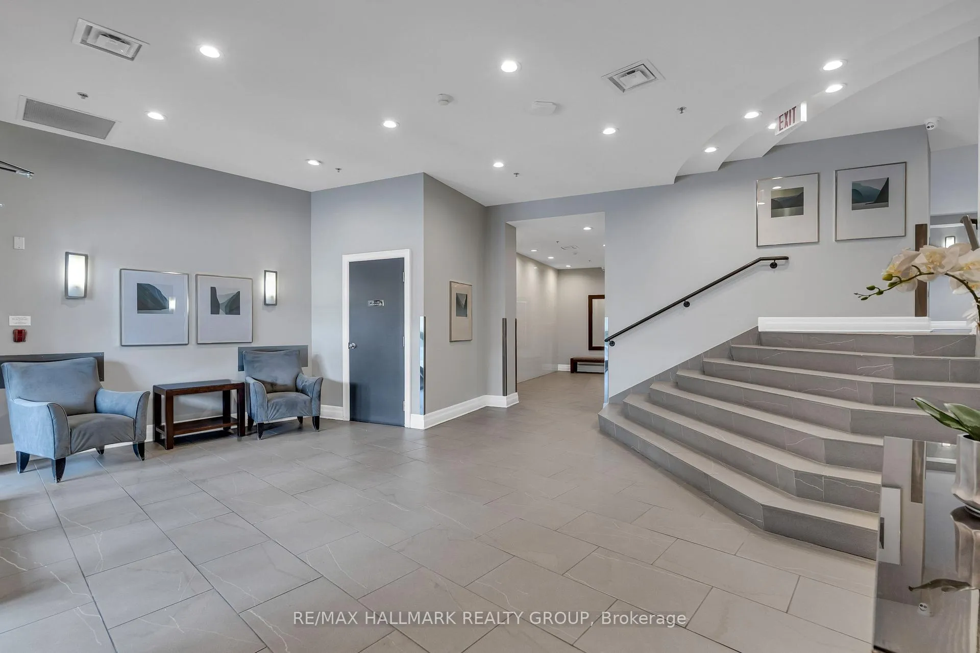 Photo 3 of Unit 206, 420 Berkley Avenue, Ottawa, Westboro West — HOMEH