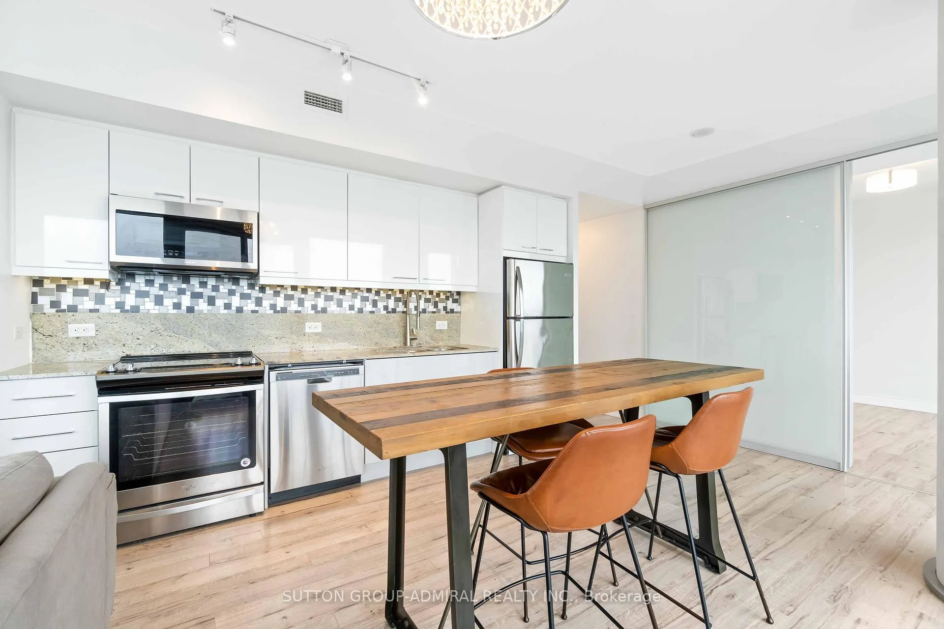 Photo 6 of Unit 3303, 70 Distillery Lane, Toronto, Waterfront Communities — HOMEH