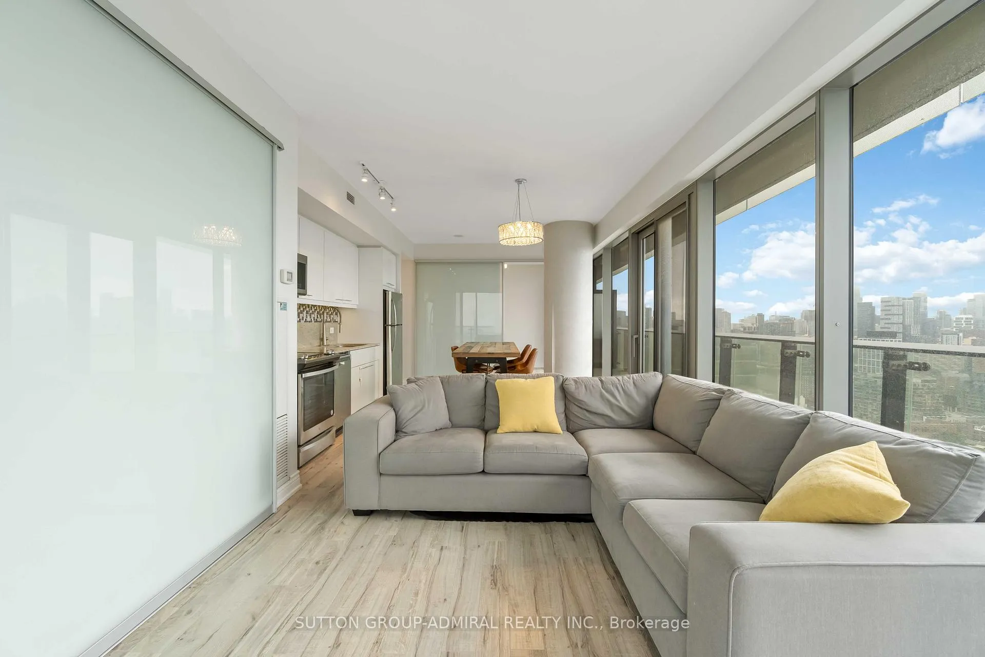 Photo 8 of Unit 3303, 70 Distillery Lane, Toronto, Waterfront Communities — HOMEH