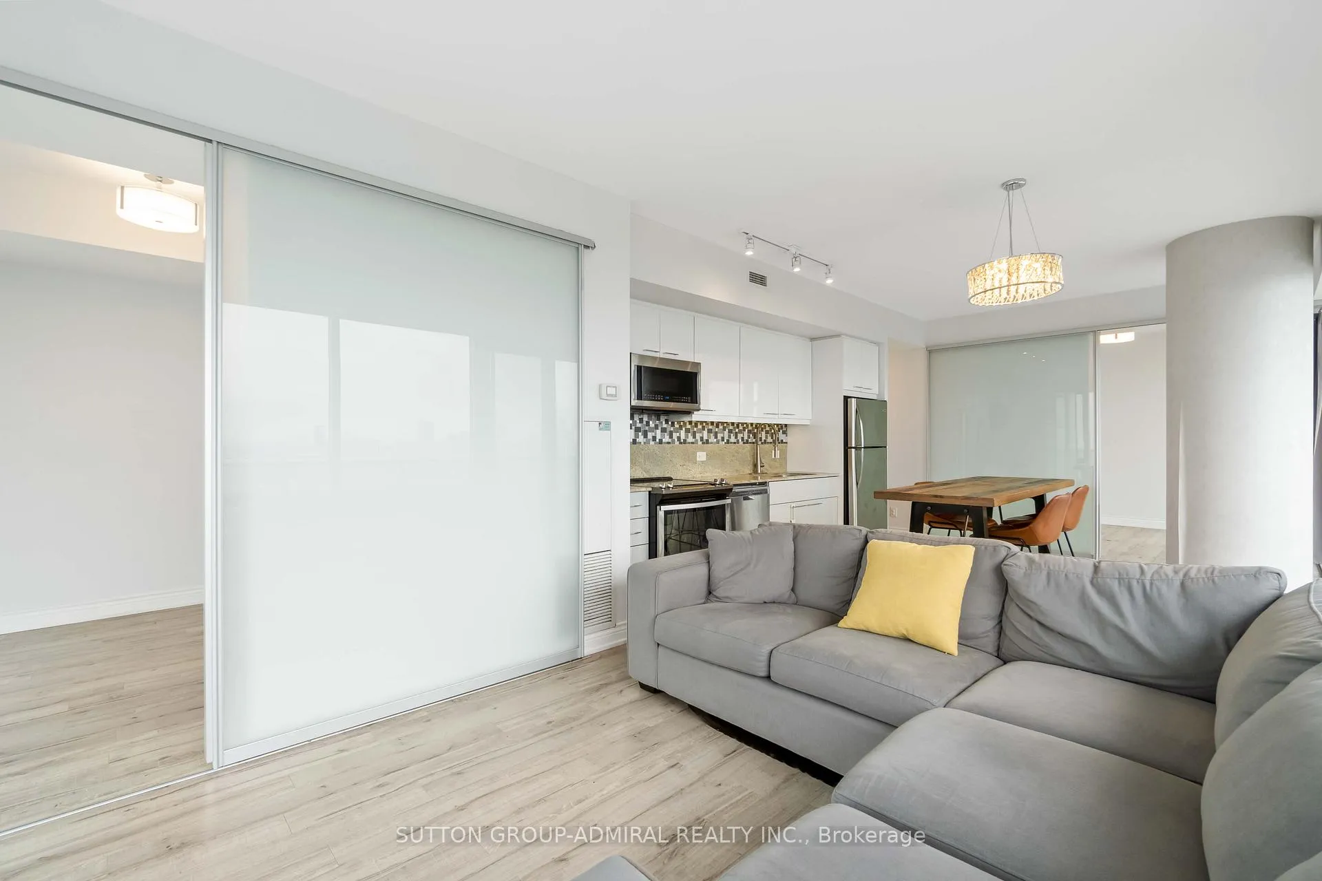 Photo 9 of Unit 3303, 70 Distillery Lane, Toronto, Waterfront Communities — HOMEH