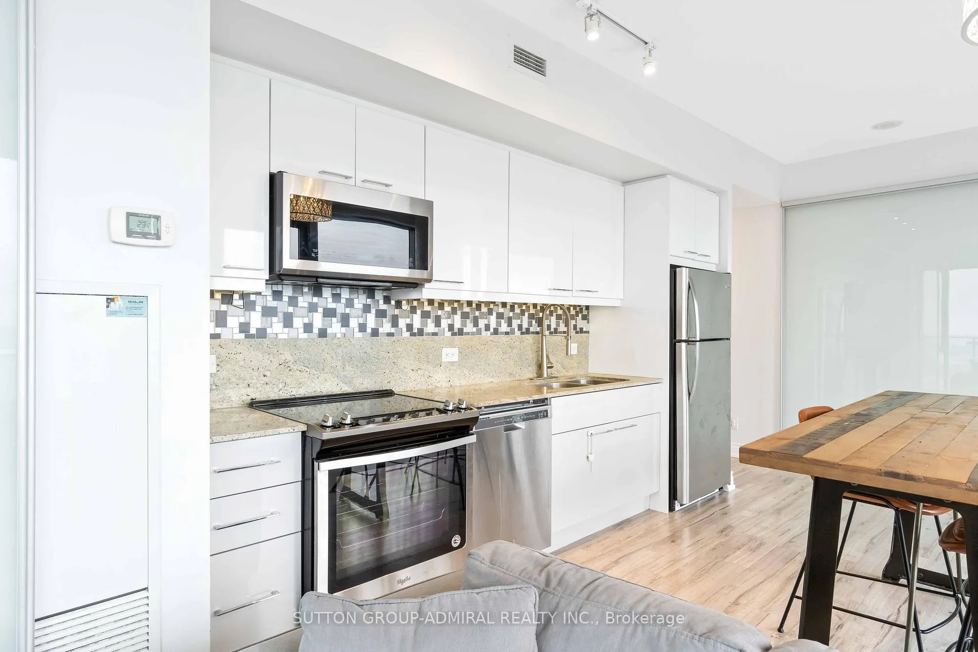 Photo 10 of Unit 3303, 70 Distillery Lane, Toronto, Waterfront Communities — HOMEH