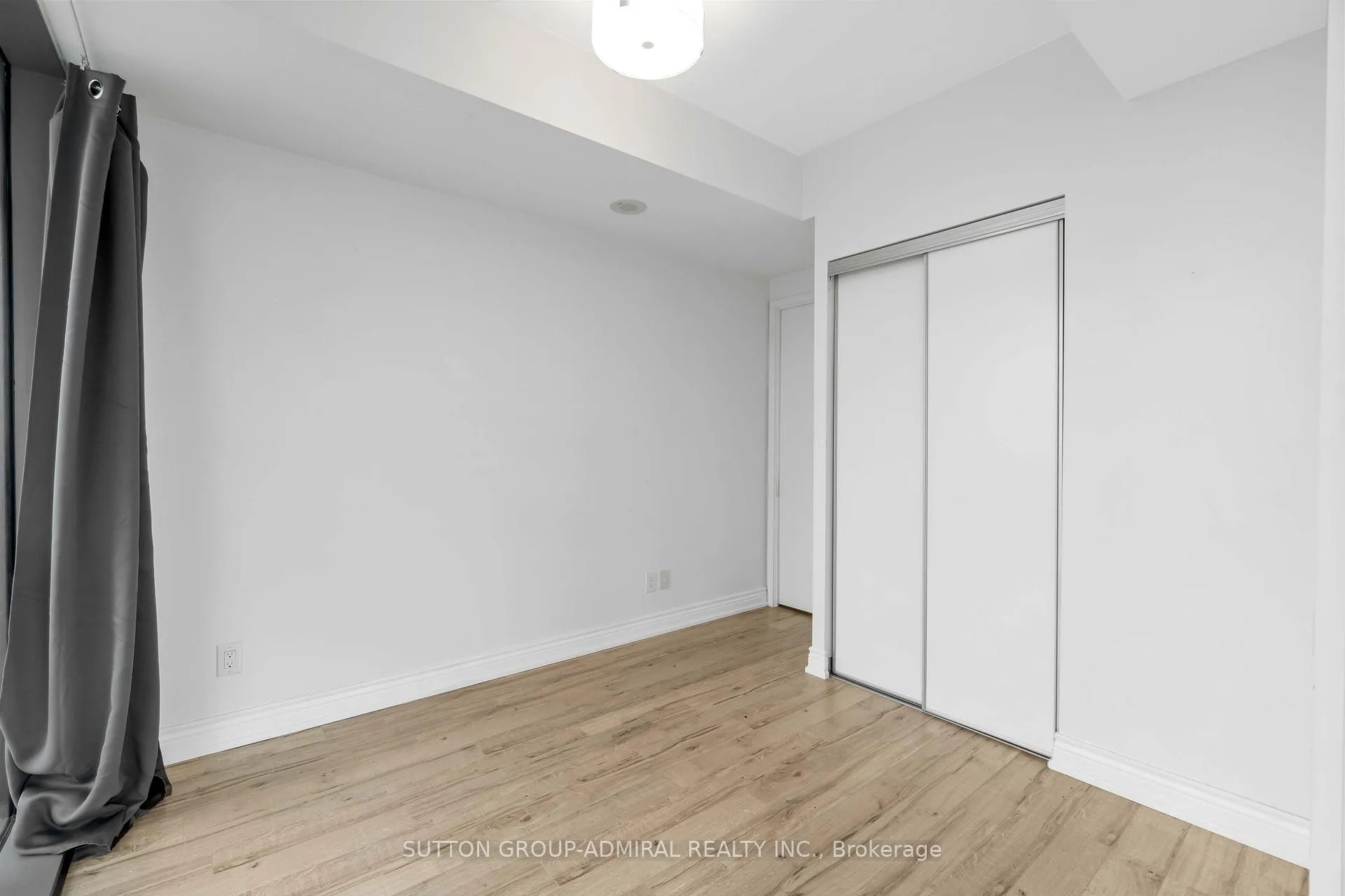 Photo 11 of Unit 3303, 70 Distillery Lane, Toronto, Waterfront Communities — HOMEH