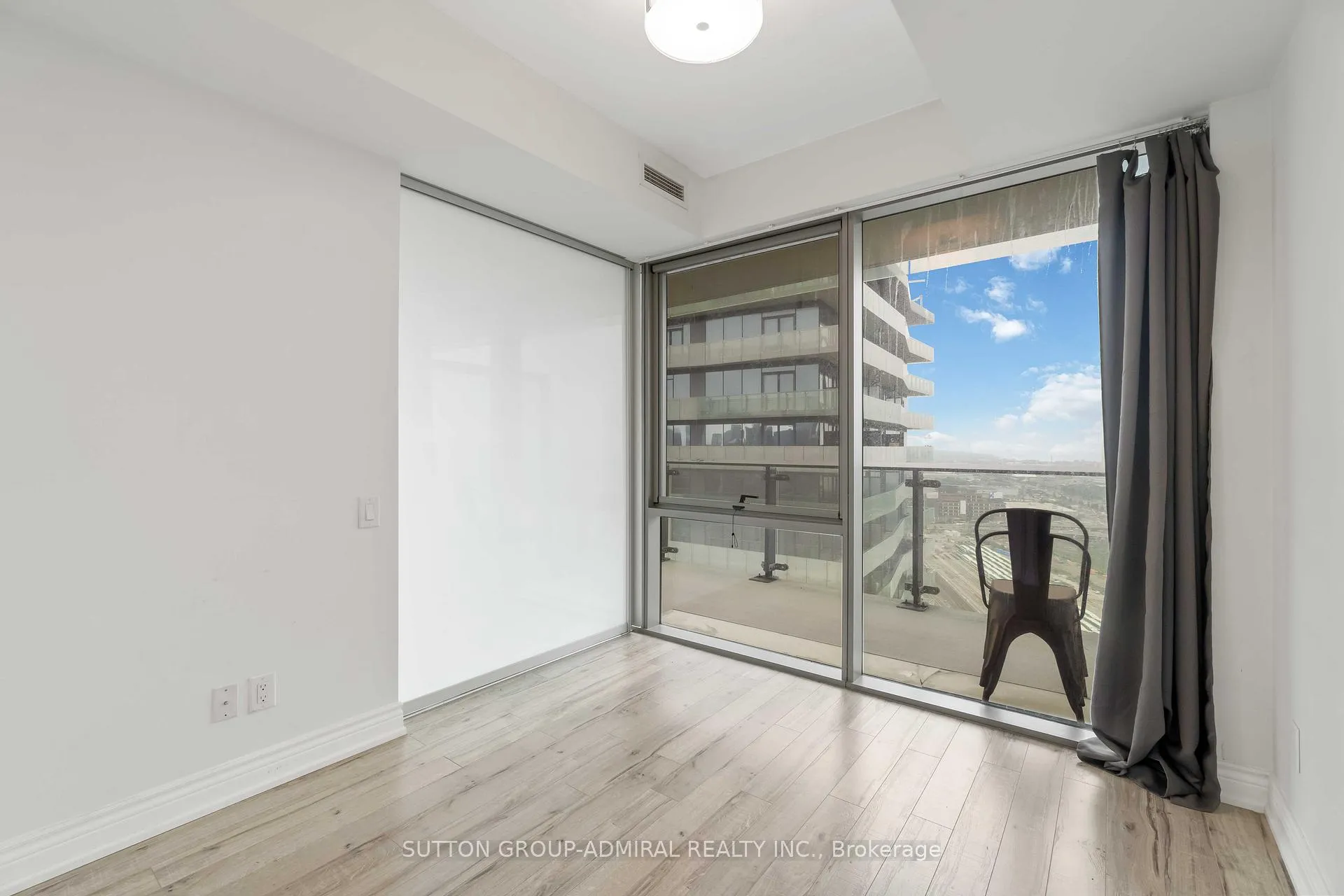 Photo 12 of Unit 3303, 70 Distillery Lane, Toronto, Waterfront Communities — HOMEH