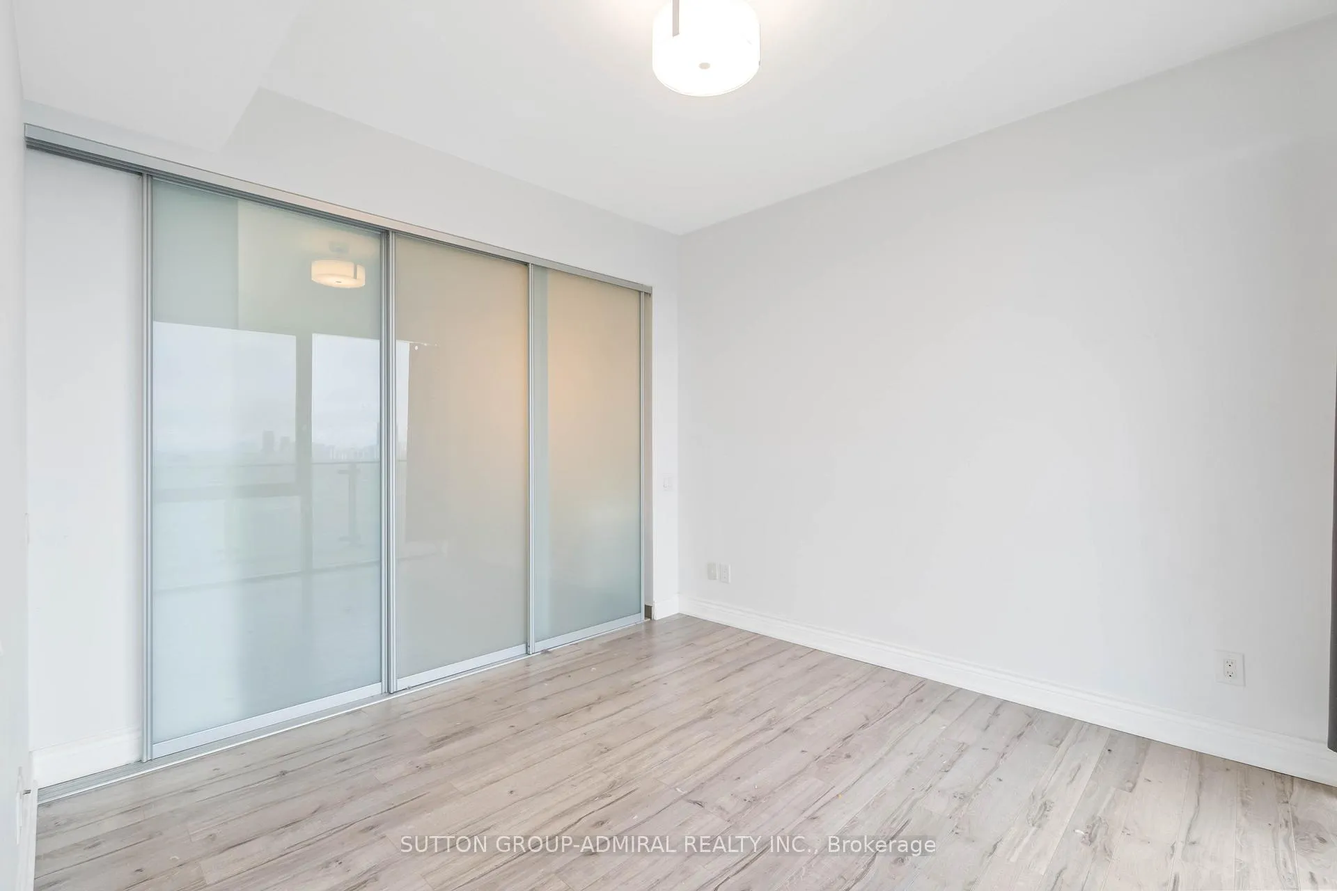 Photo 17 of Unit 3303, 70 Distillery Lane, Toronto, Waterfront Communities — HOMEH