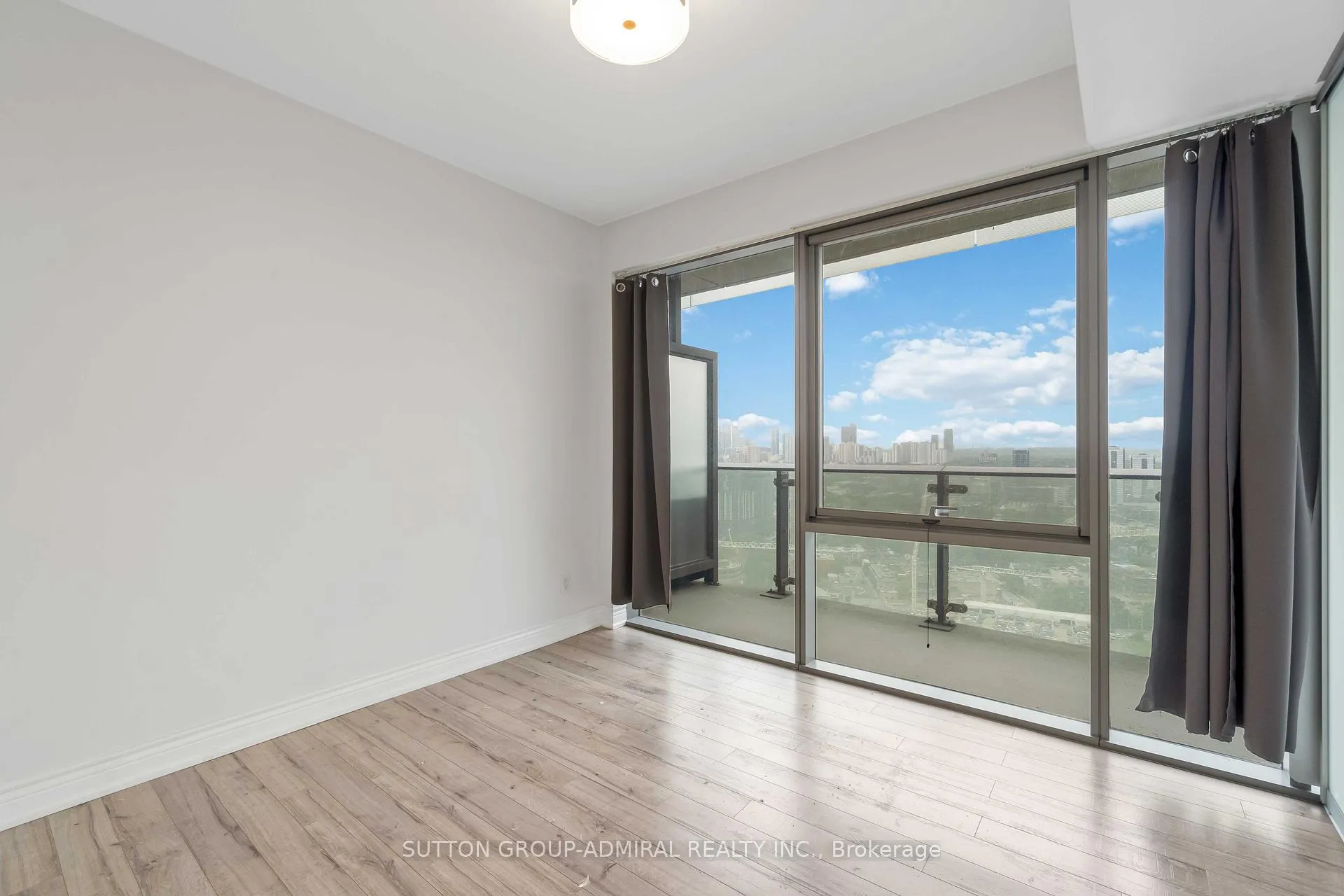 Photo 18 of Unit 3303, 70 Distillery Lane, Toronto, Waterfront Communities — HOMEH
