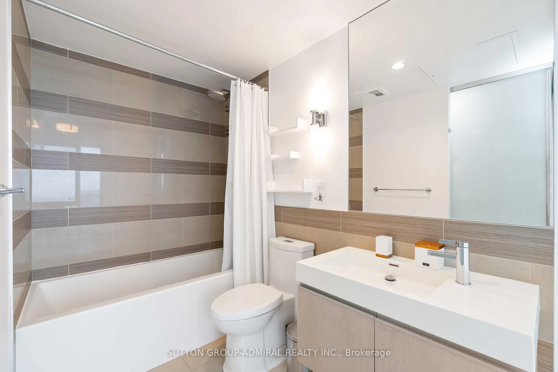 Photo 20 of Unit 3303, 70 Distillery Lane, Toronto, Waterfront Communities — HOMEH