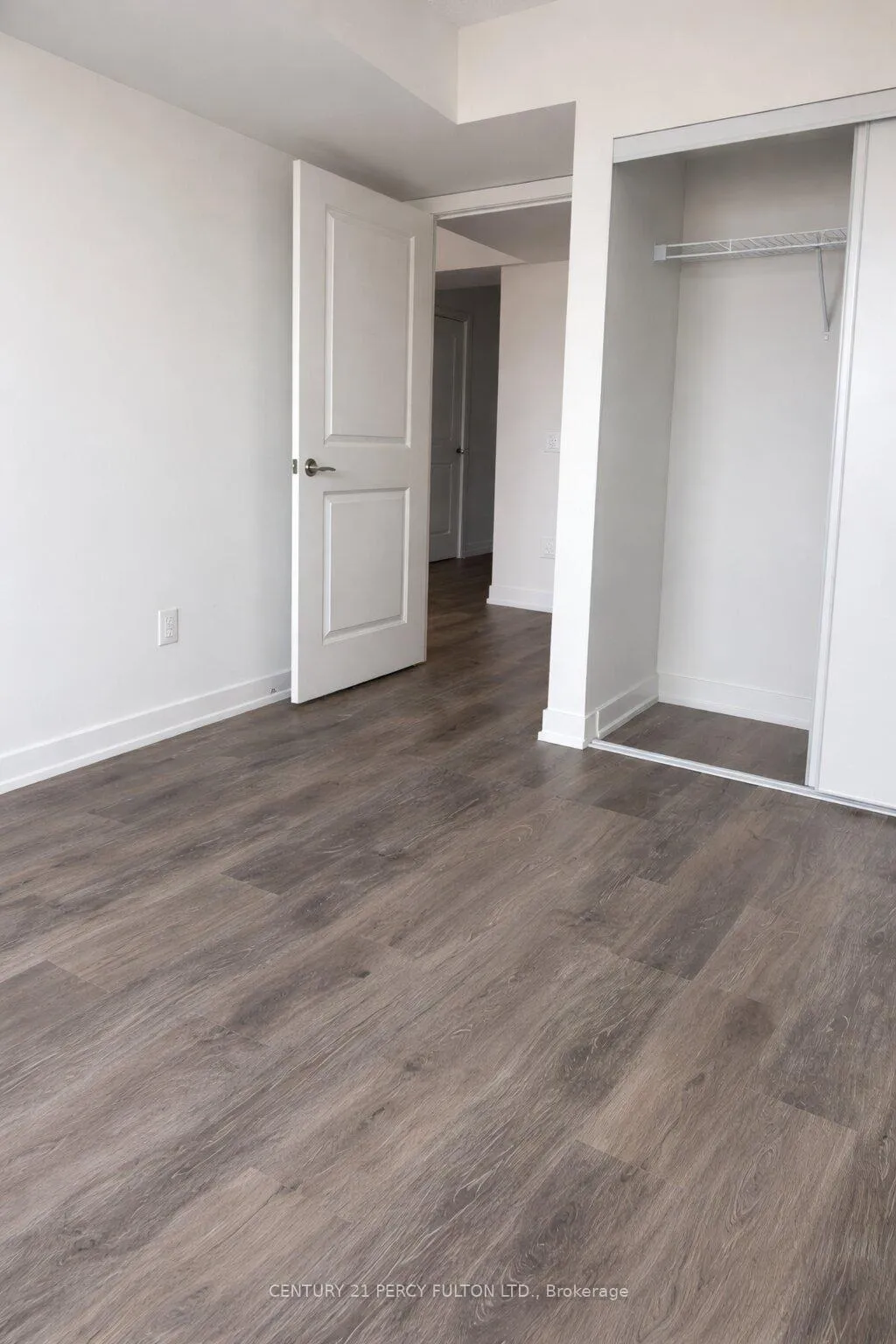 Photo 5 of Unit 803, 1010 Sandy Beach Road, Pickering, Bay Ridges — HOMEH