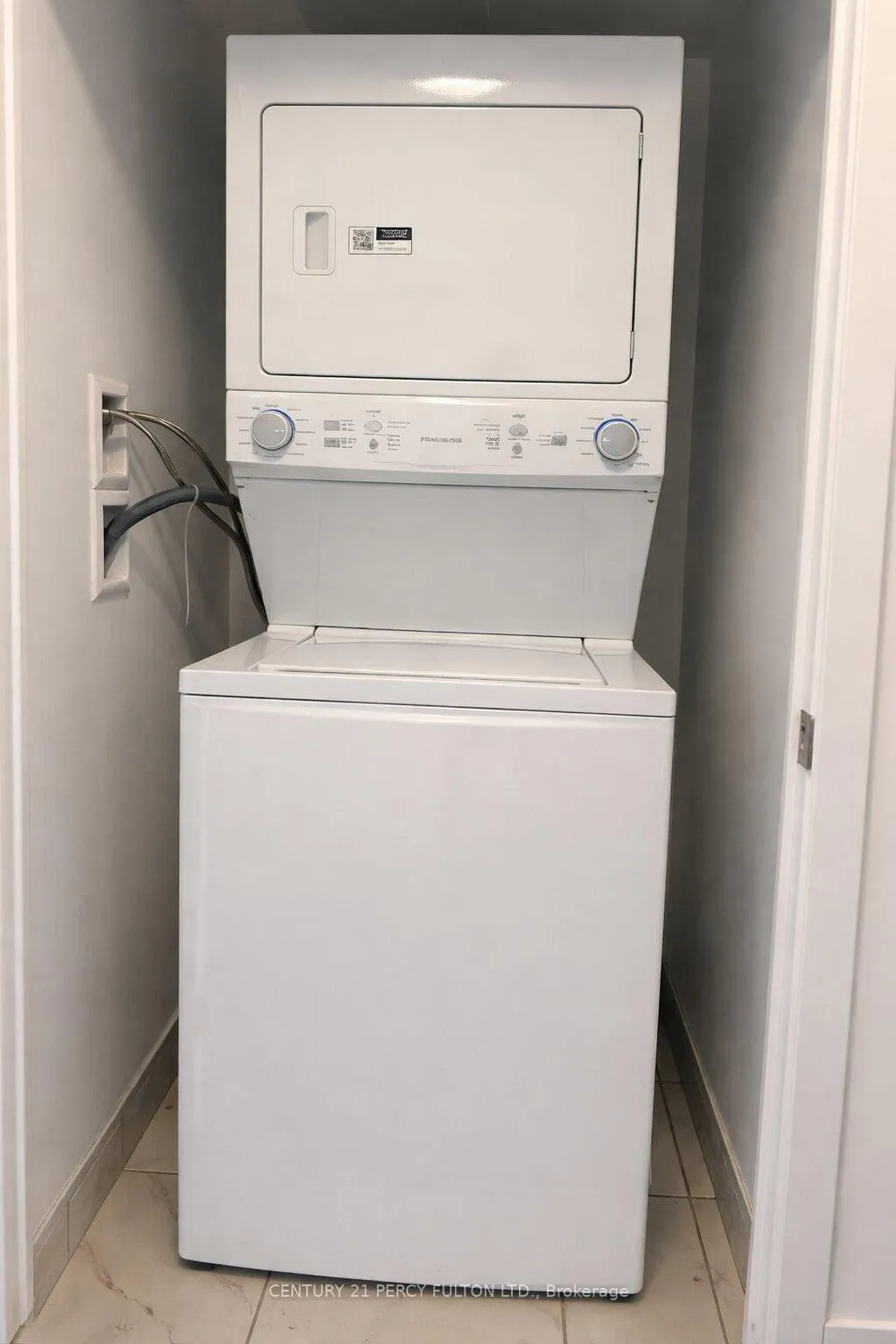 Photo 8 of Unit 803, 1010 Sandy Beach Road, Pickering, Bay Ridges — HOMEH