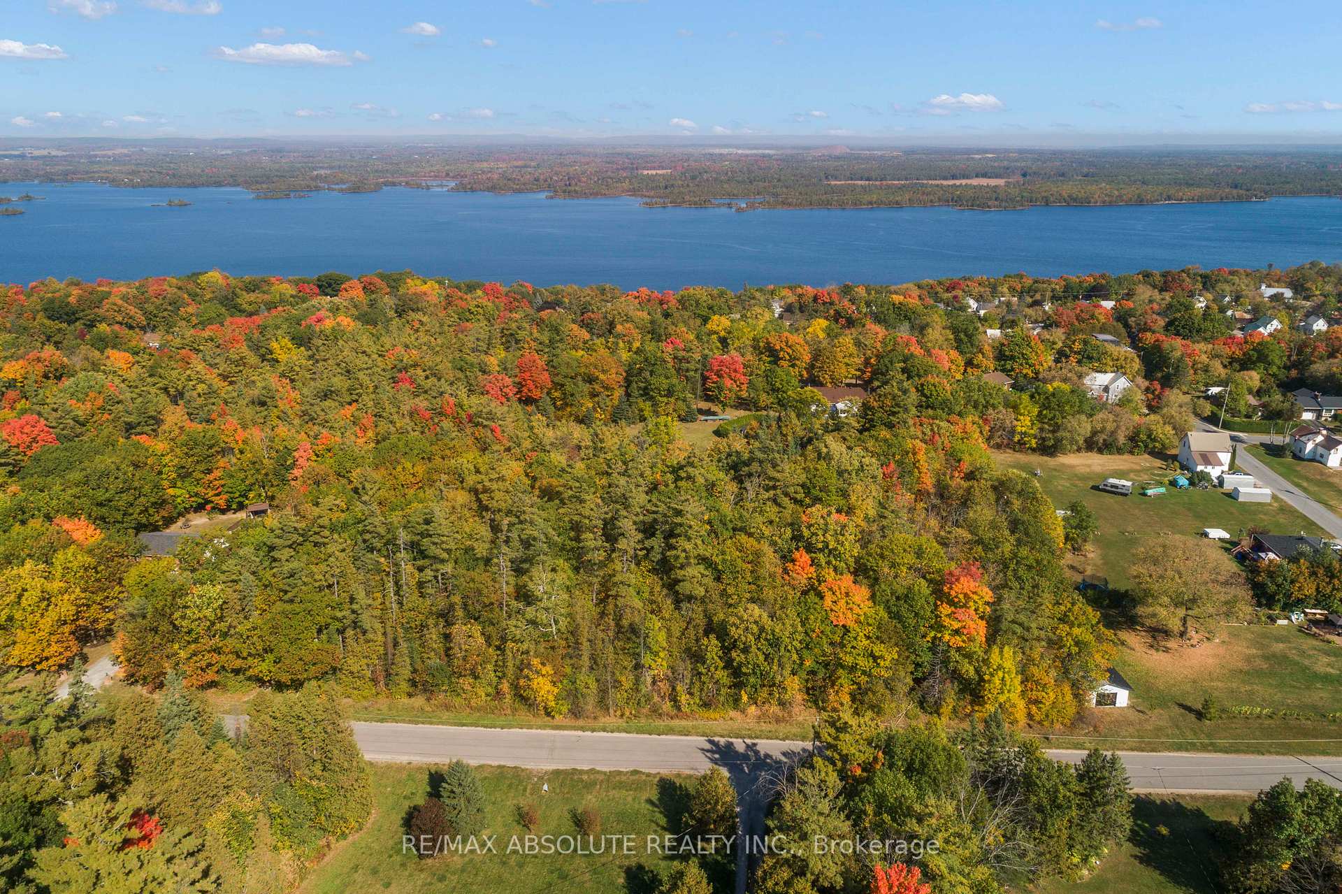 Photo 2 of 01 Braecrest Avenue, McNab/Braeside, Mcnab/Braeside Twps — HOMEH