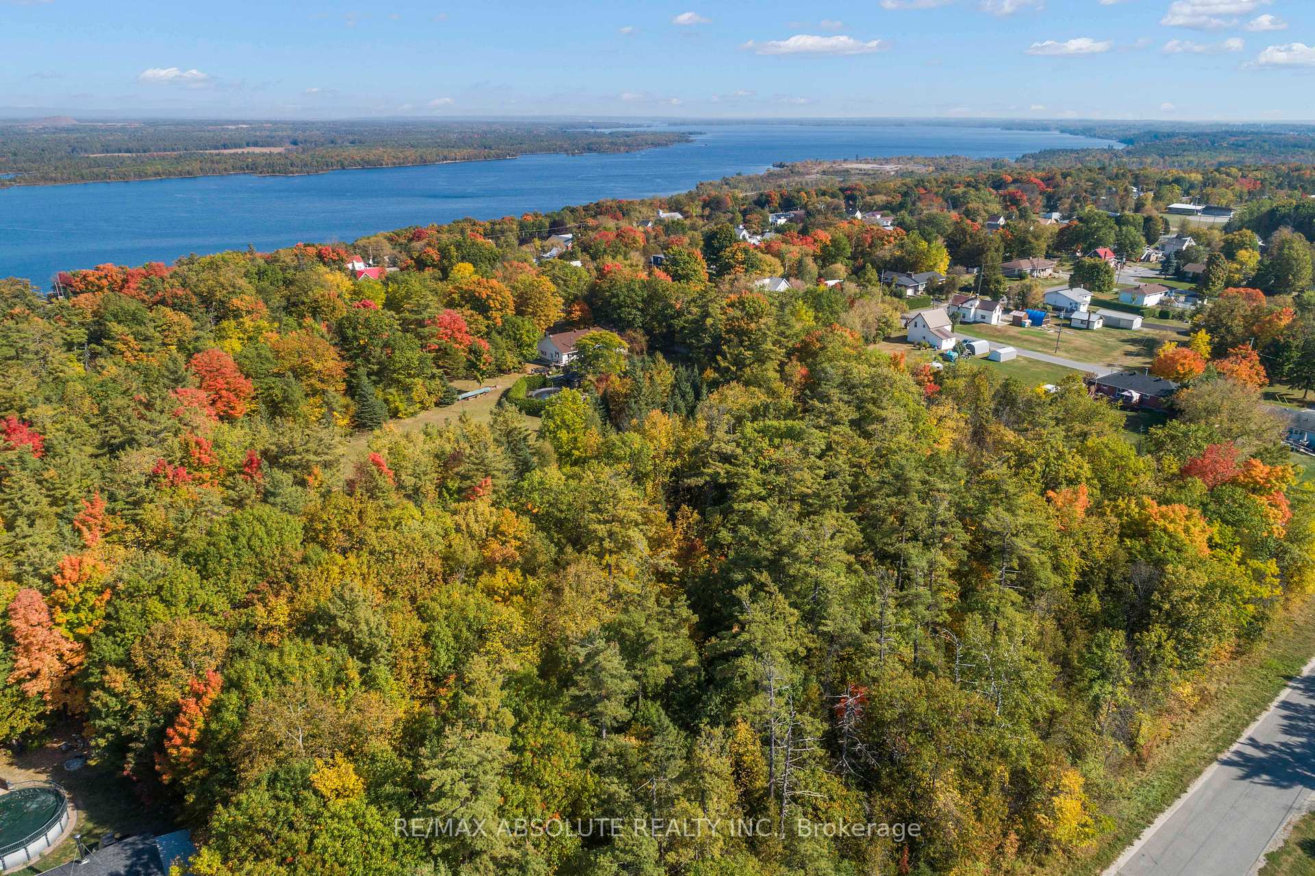 Photo 11 of 01 Braecrest Avenue, McNab/Braeside, Mcnab/Braeside Twps — HOMEH