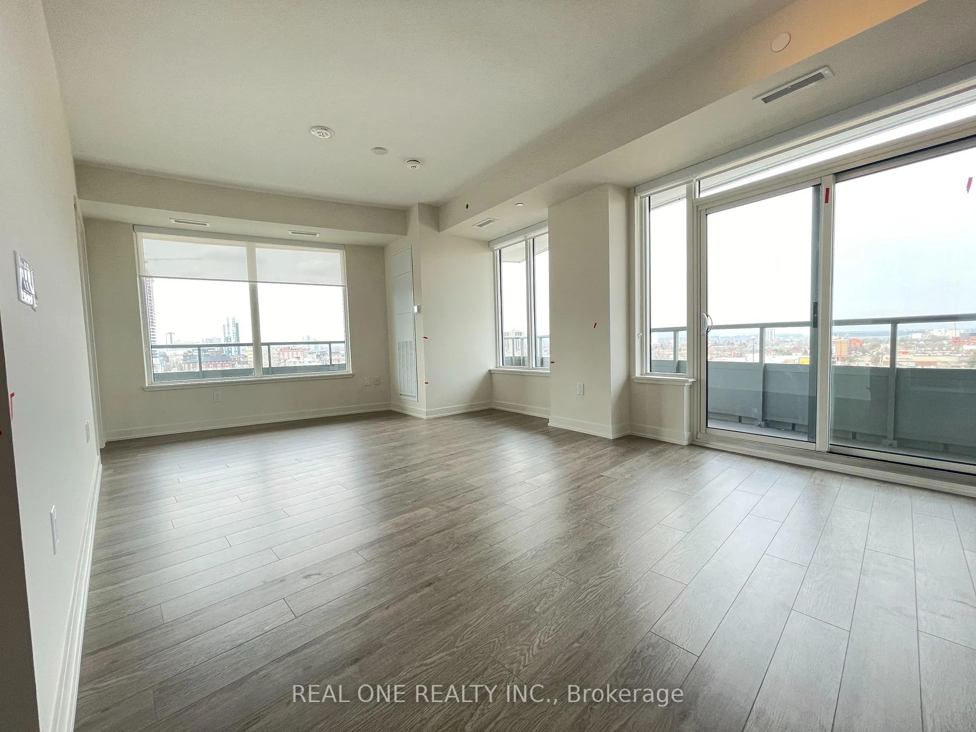 Photo 6 of Unit 917, 212 King William Street, Hamilton, Beasley — HOMEH