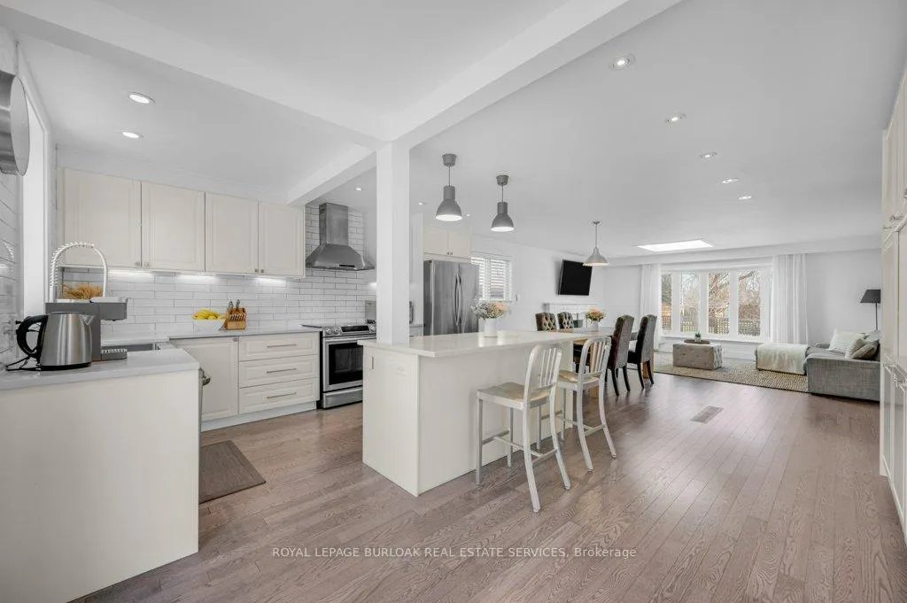 Photo 4 of 628 Ardleigh Crescent, Burlington, Appleby — HOMEH