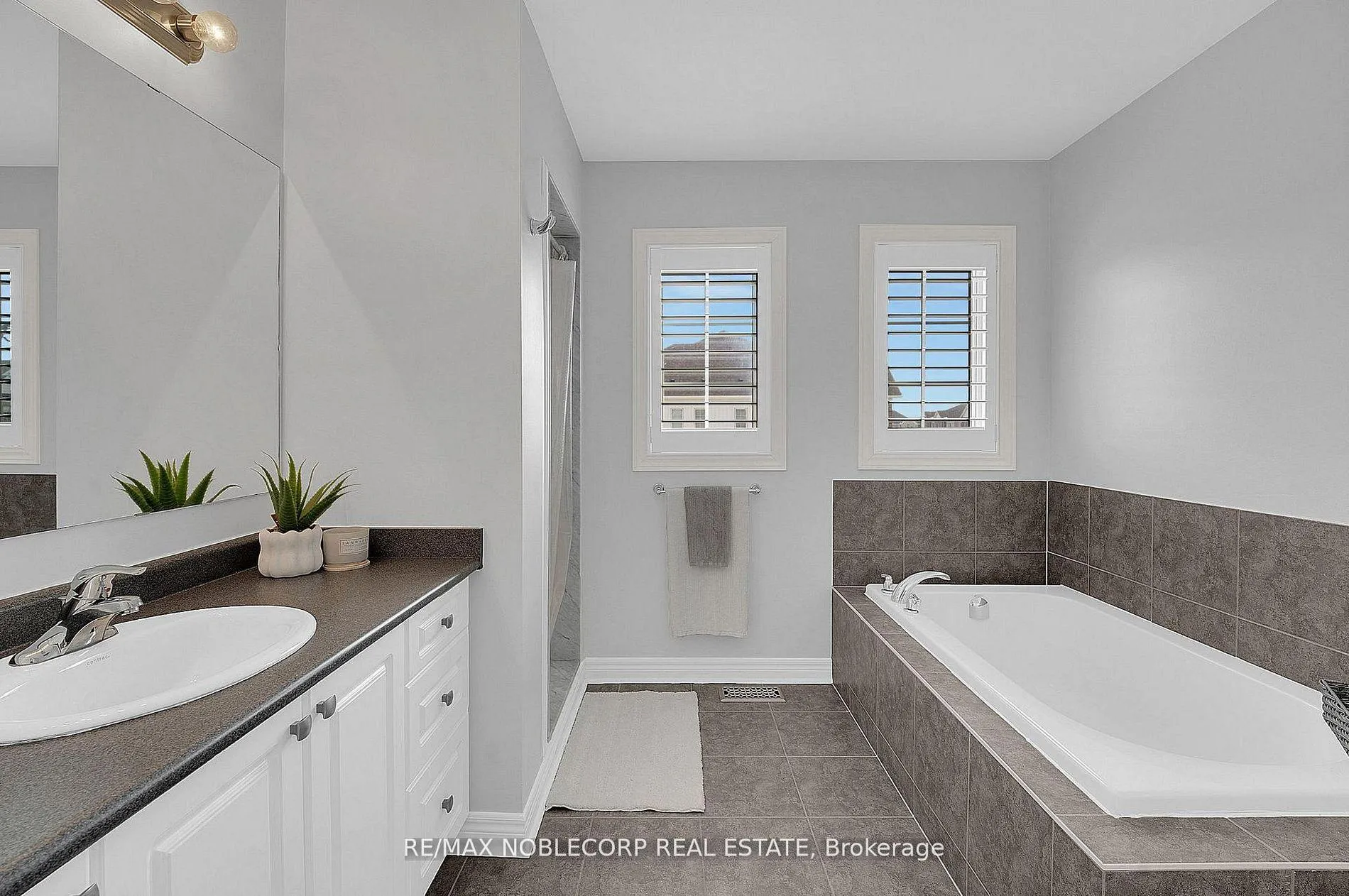 Photo 23 of 40 Sharpe Crescent, New Tecumseth, Tottenham — HOMEH