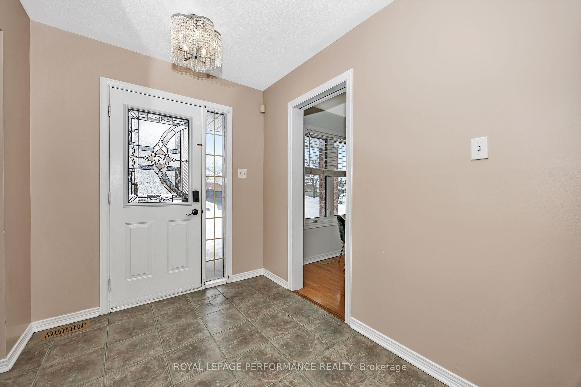 Photo 3 of 73 Picasso Drive, Ottawa, Hunt Club Park — HOMEH