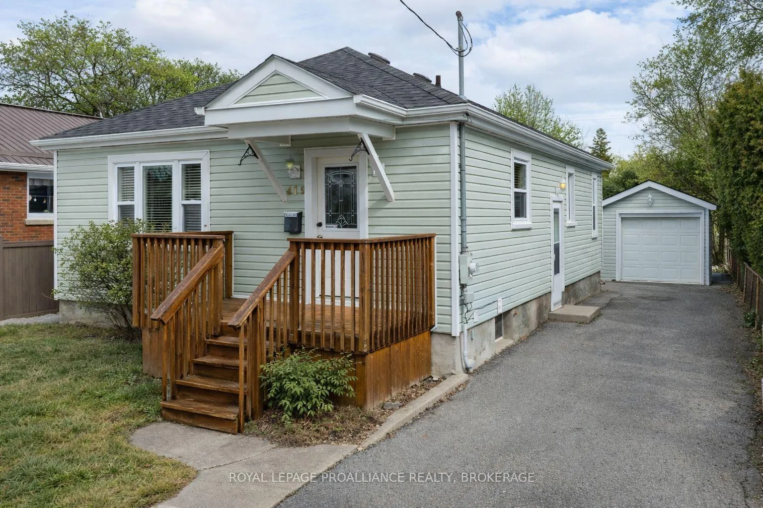 Photo 3 of 419 College Street, Kingston, Central City East — HOMEH