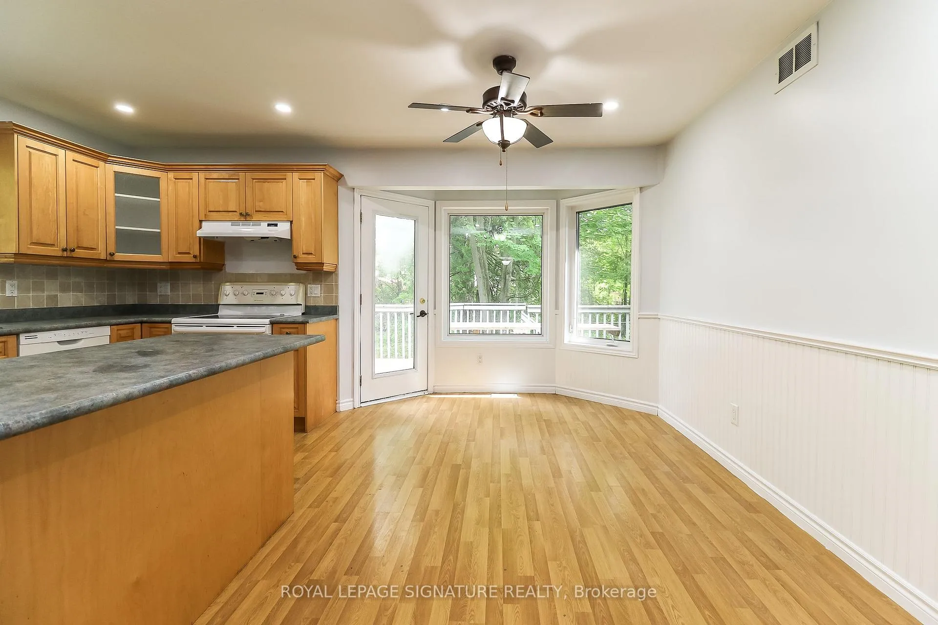 Photo 8 of Unit Main, 1463 River Road, Wasaga Beach — HOMEH