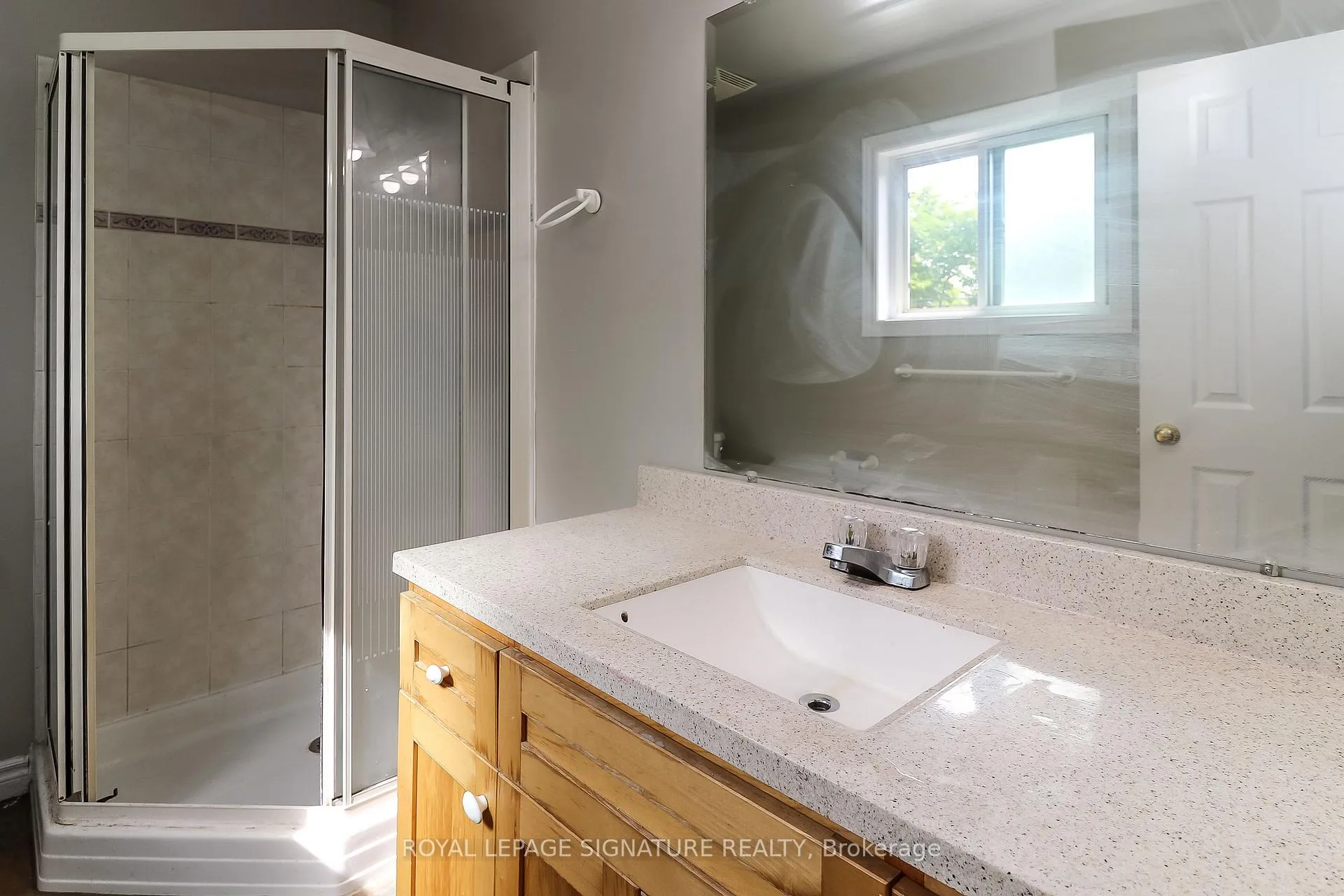 Photo 18 of Unit Main, 1463 River Road, Wasaga Beach — HOMEH