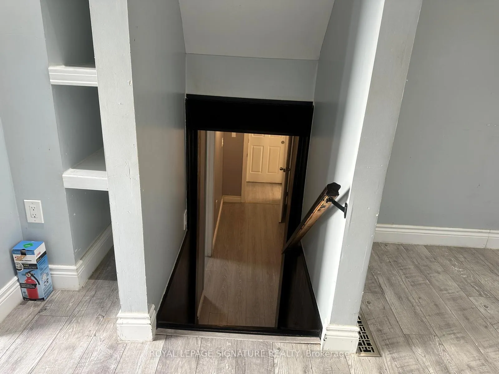 Photo 4 of 63 Wallis Crescent, Etobicoke, Mount Olive-Silverstone-Jamestown — HOMEH