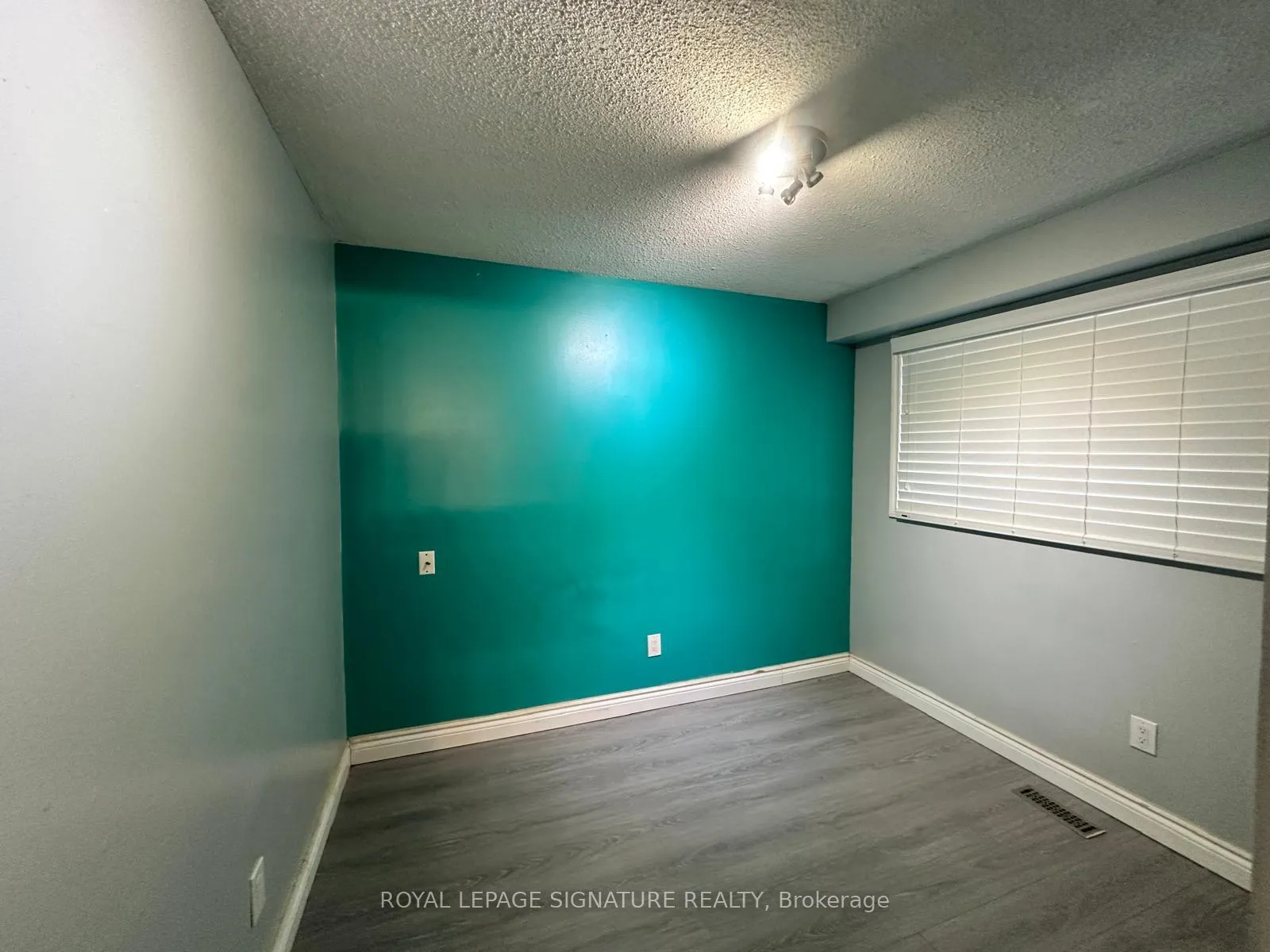 Photo 5 of 63 Wallis Crescent, Etobicoke, Mount Olive-Silverstone-Jamestown — HOMEH