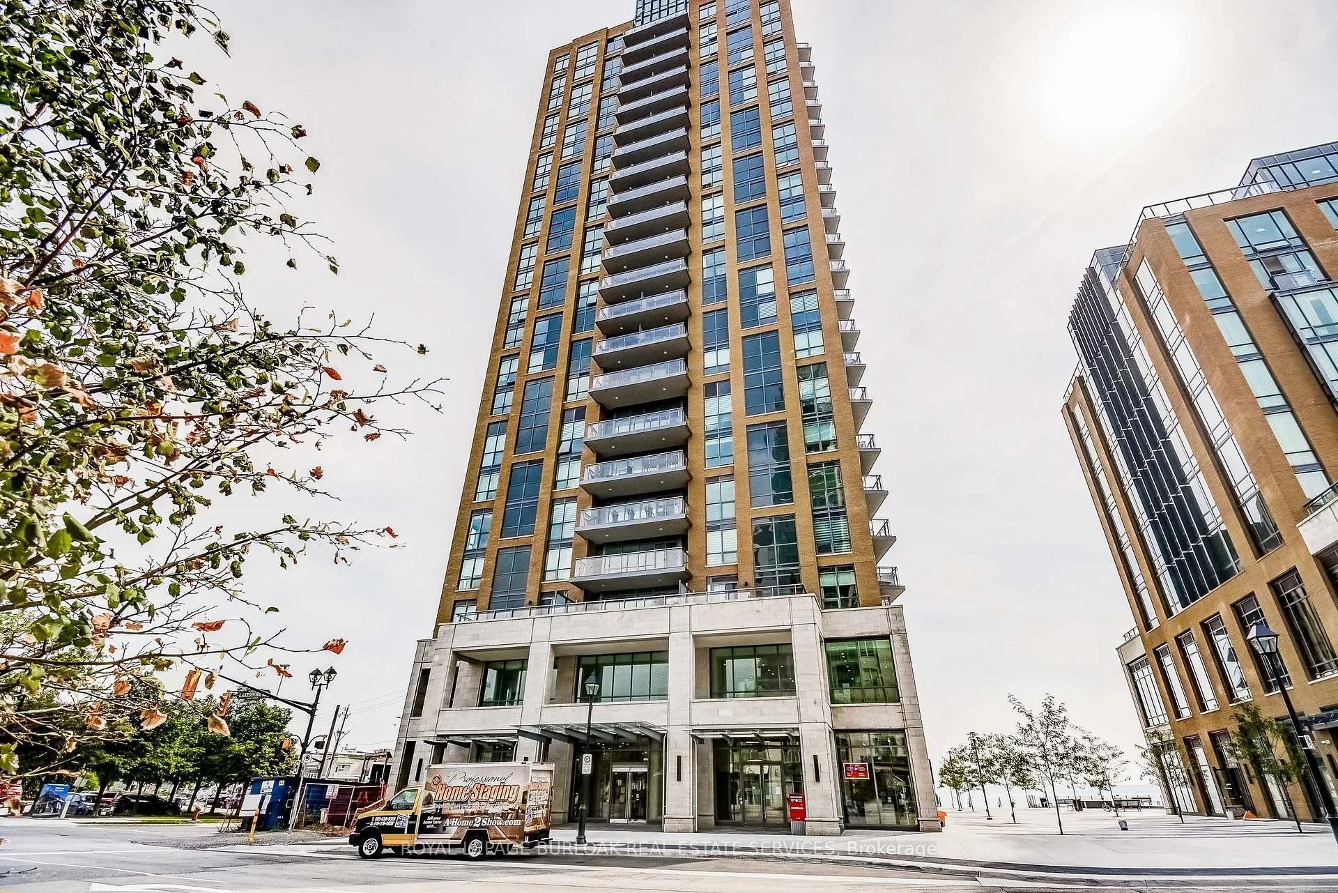 Photo 2 of Unit 305, 2060 Lakeshore Road, Burlington, Brant — HOMEH