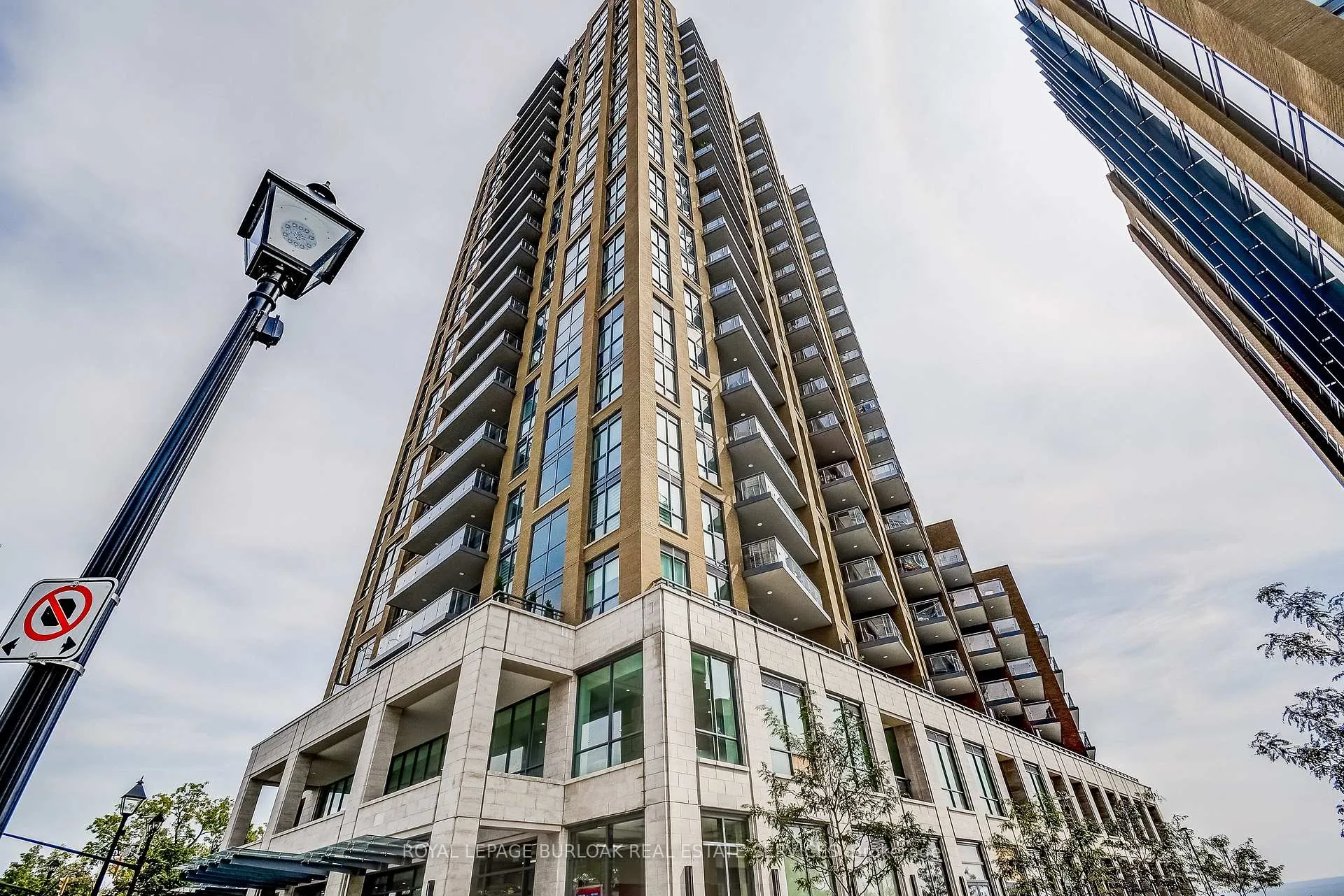 Photo 3 of Unit 305, 2060 Lakeshore Road, Burlington, Brant — HOMEH