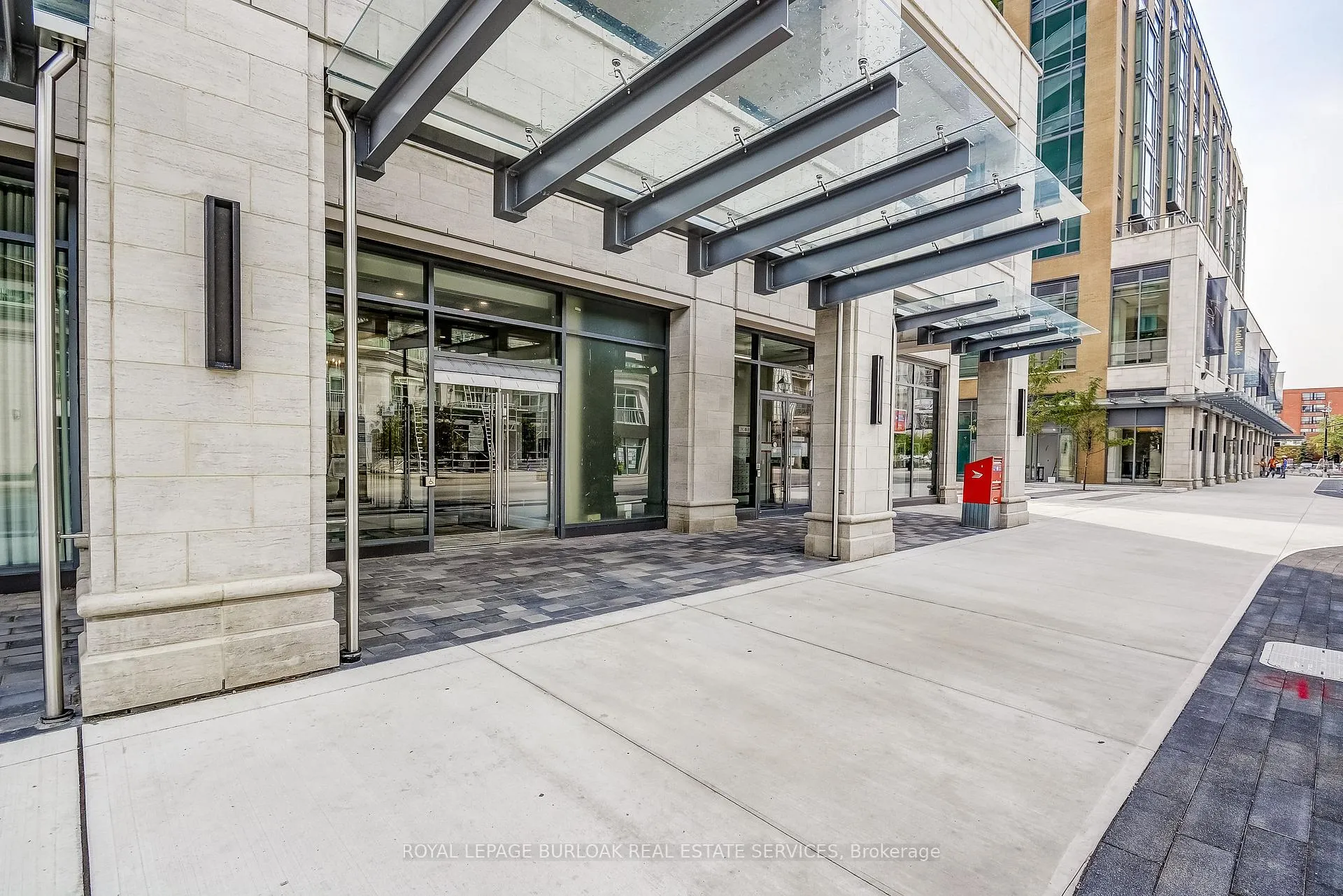 Photo 4 of Unit 305, 2060 Lakeshore Road, Burlington, Brant — HOMEH
